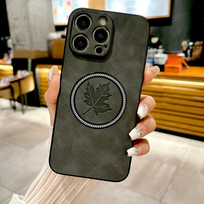 New Retro Leather Maple Leaf Luxury Magnetic Cell Mobile Phone Cases for iPhone 16 15 Pro Max 14 Plus 13 12 11 Pro XS XR