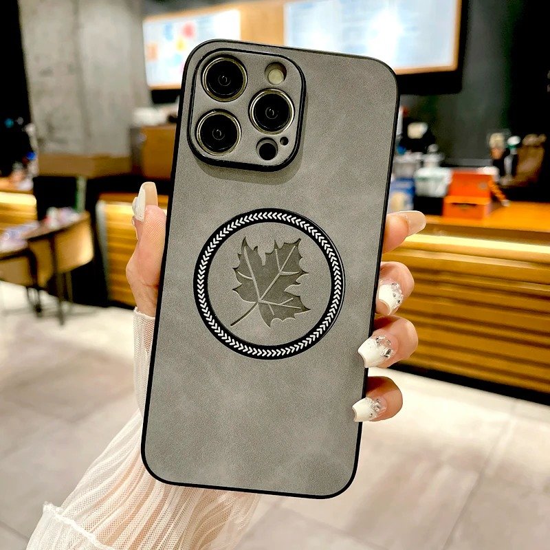 New Retro Leather Maple Leaf Luxury Magnetic Cell Mobile Phone Cases for iPhone 16 15 Pro Max 14 Plus 13 12 11 Pro XS XR