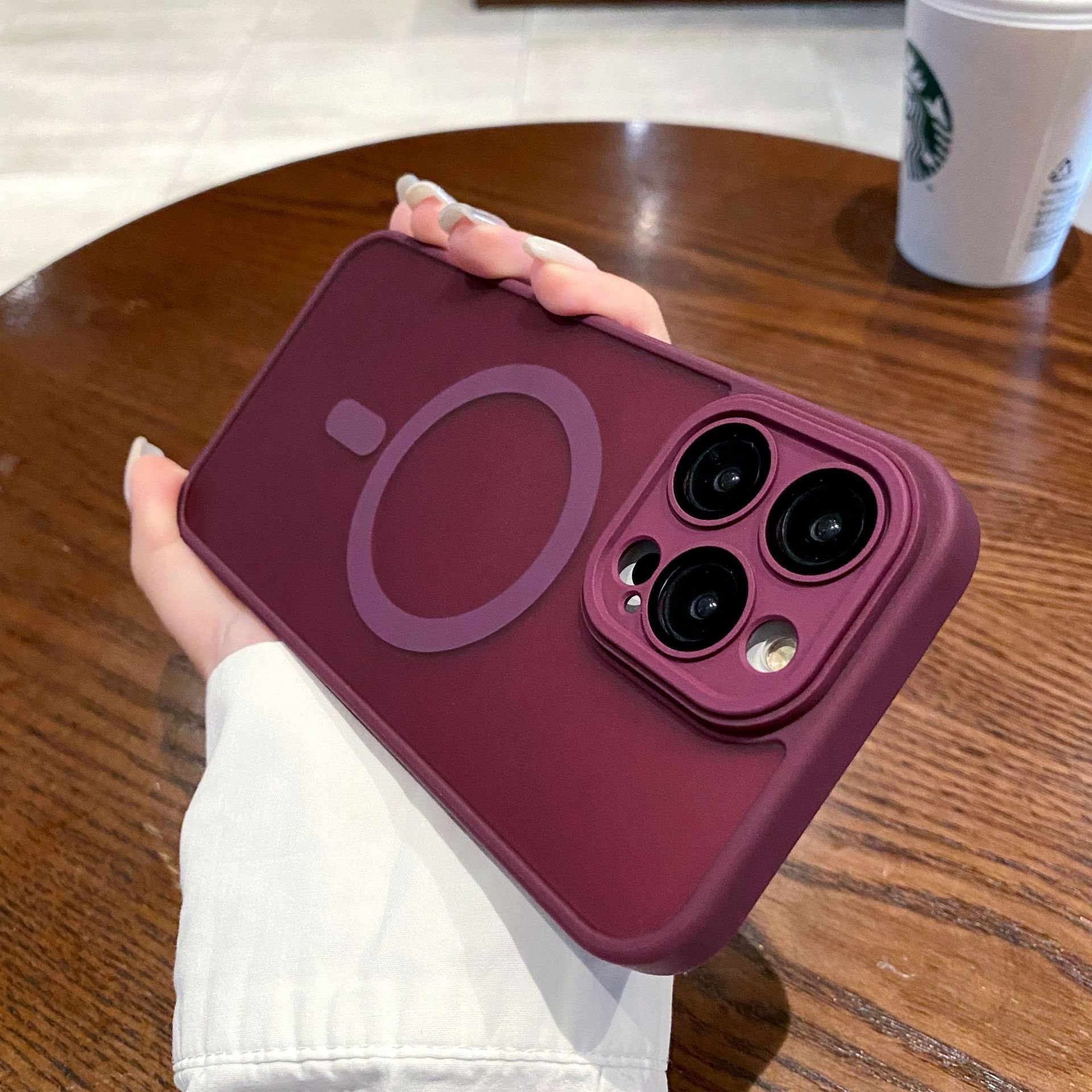 Soft Skin Sensitive Magnetic Case Premium For Apple 16 Pro Max Shell 2024 Wholesale Custom Mobile Phone Fashion Case