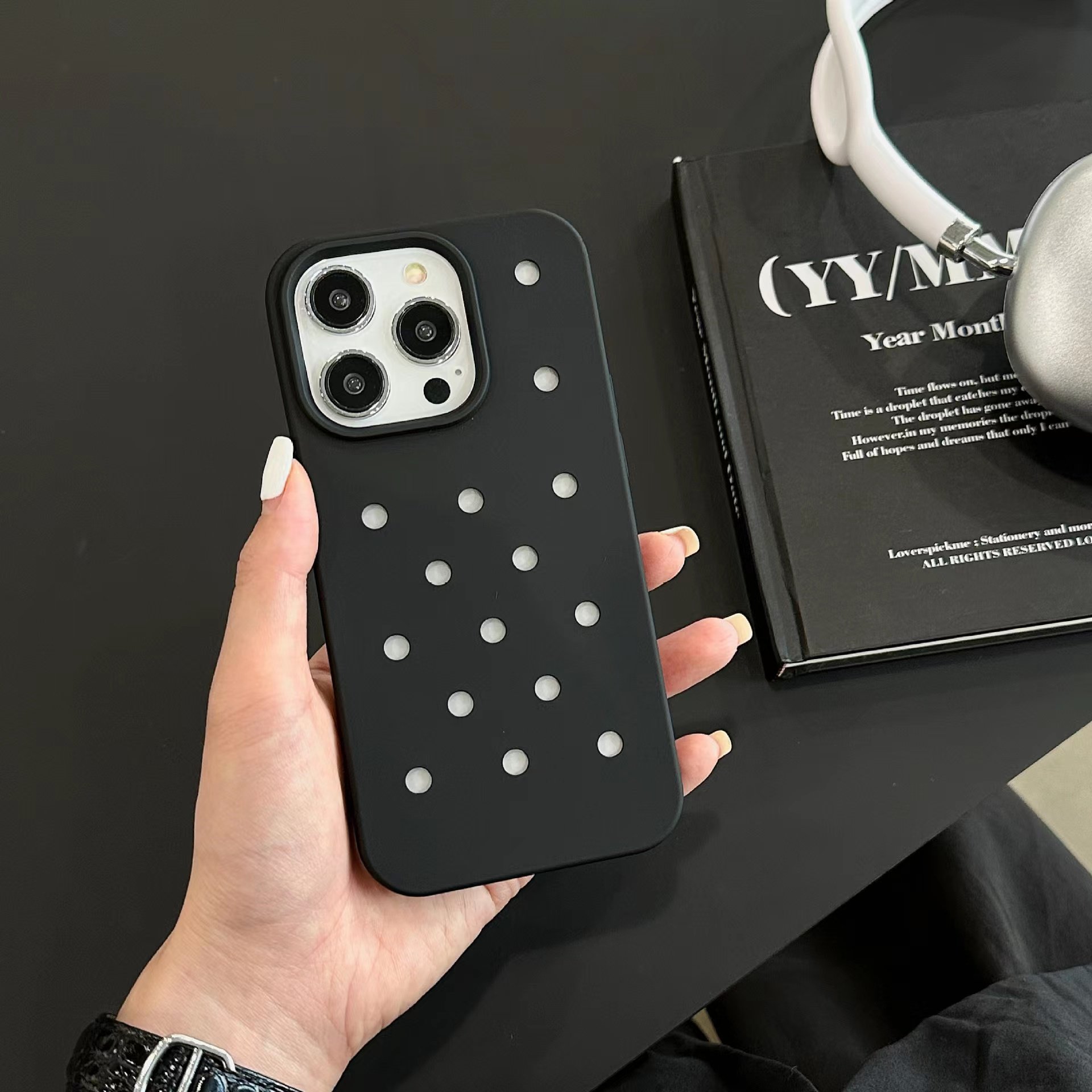 Factory Price Silicone Waterproof Cell Phone Case With Holes DIY Mobile Phone Case For iPhone 11 12 13 Pro Max