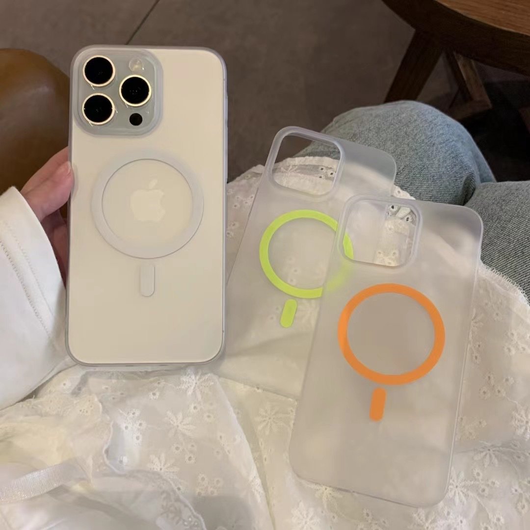 Magnetic Wireless Charging Fluorescent Luminous Mobile Phone Case Transparent Matte Phone Cover for iPhone 16 15 14 13 Pro Max