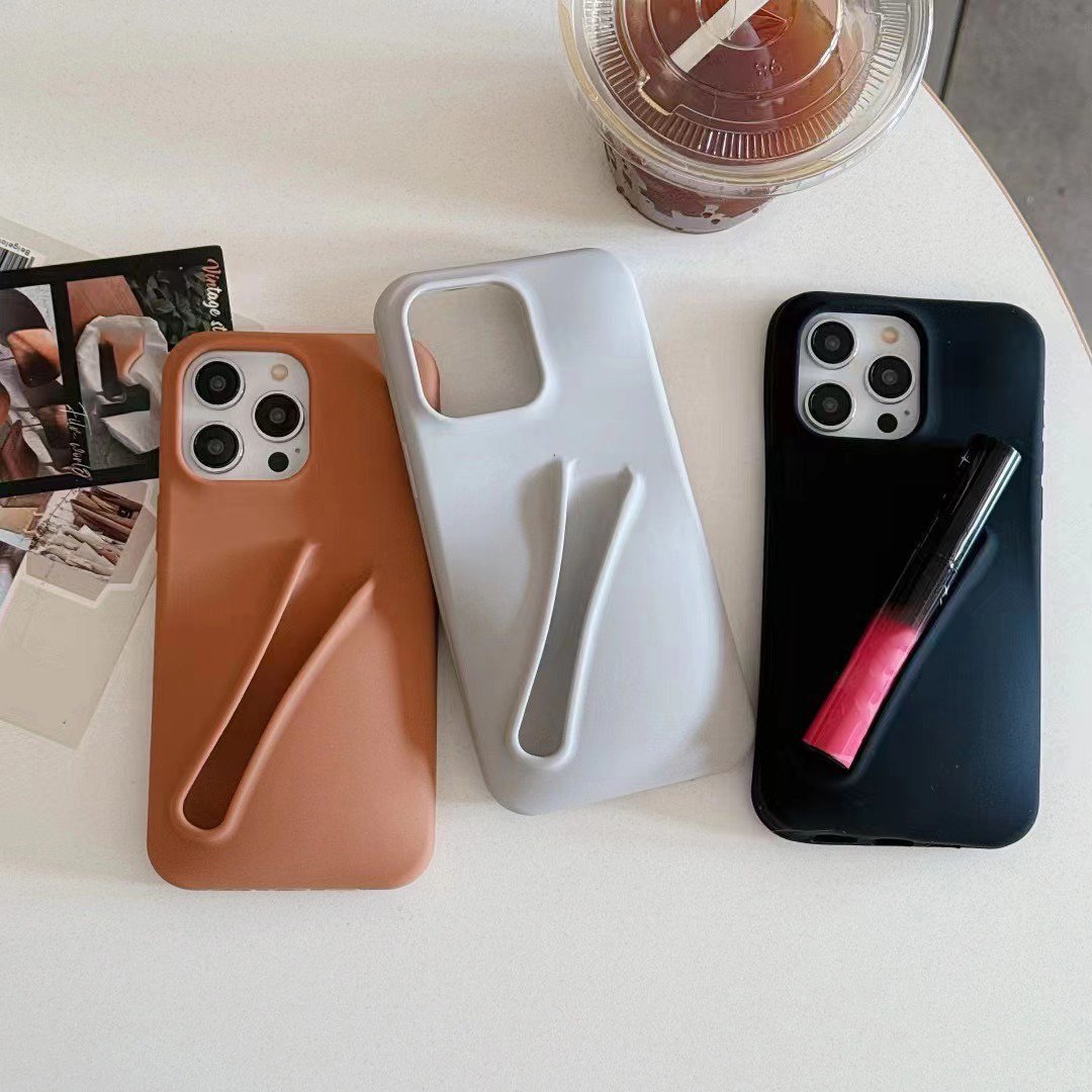 New Phone Case for iPhone 15 Lipgloss Lipstick Lip Gloss Lip Balm Holder Mobile Phone Case Cover for iPhone 15 14 13 Pro Max