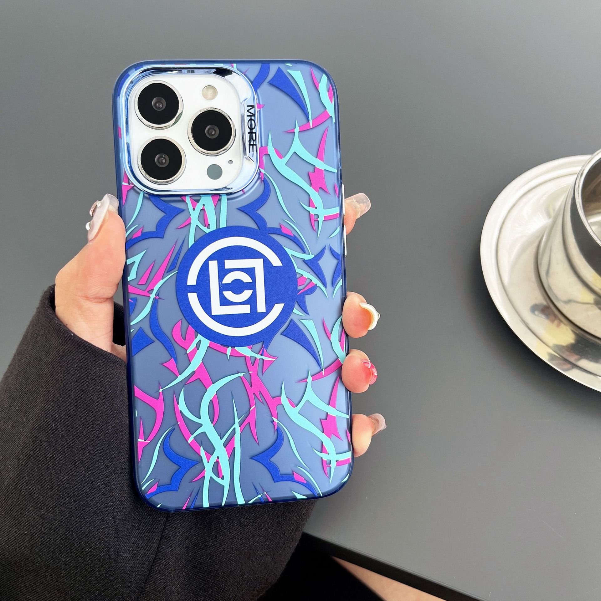 Creative design trendy brand thorn electroplated phone case for iPhone 12 13 14 15promax color silver graffiti phone accessories