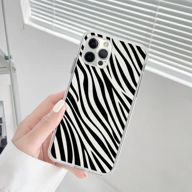Suitable For Phone 15/14/13/12/11/X/XR Mobile Phone Case Simple Black and White Milk Print Phone Case