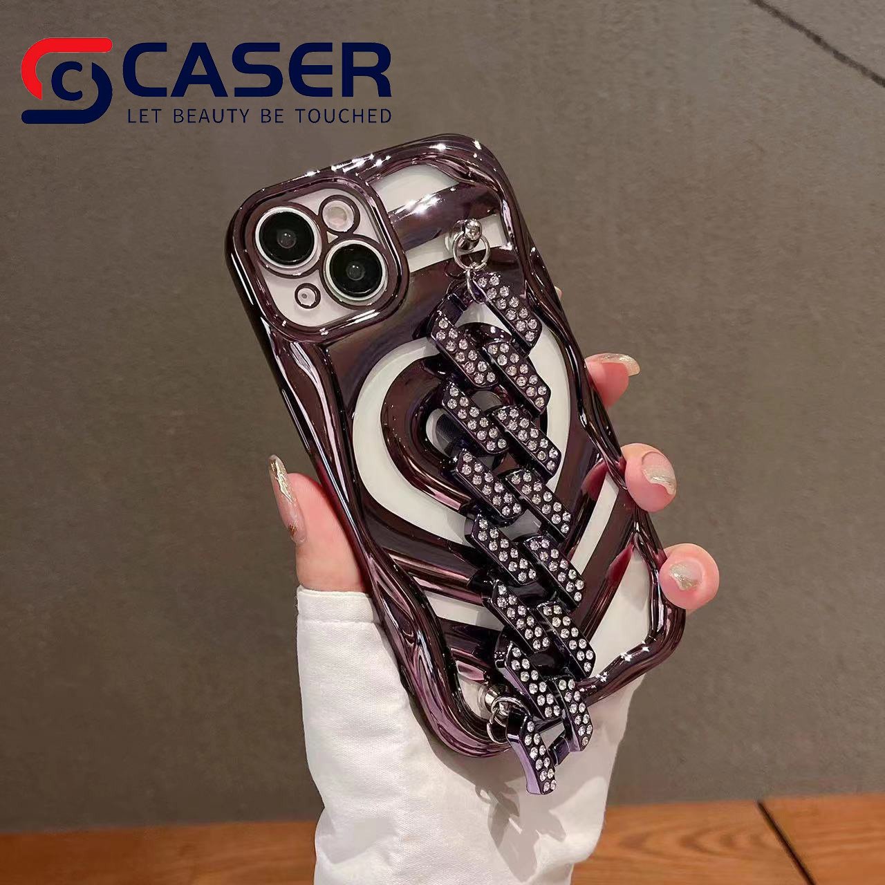 Luxury Electroplated Hollow Heart Mobile Phone Case With Diamond Chain Heat Dissipation Phone Case For Iphone 16 15 14 13