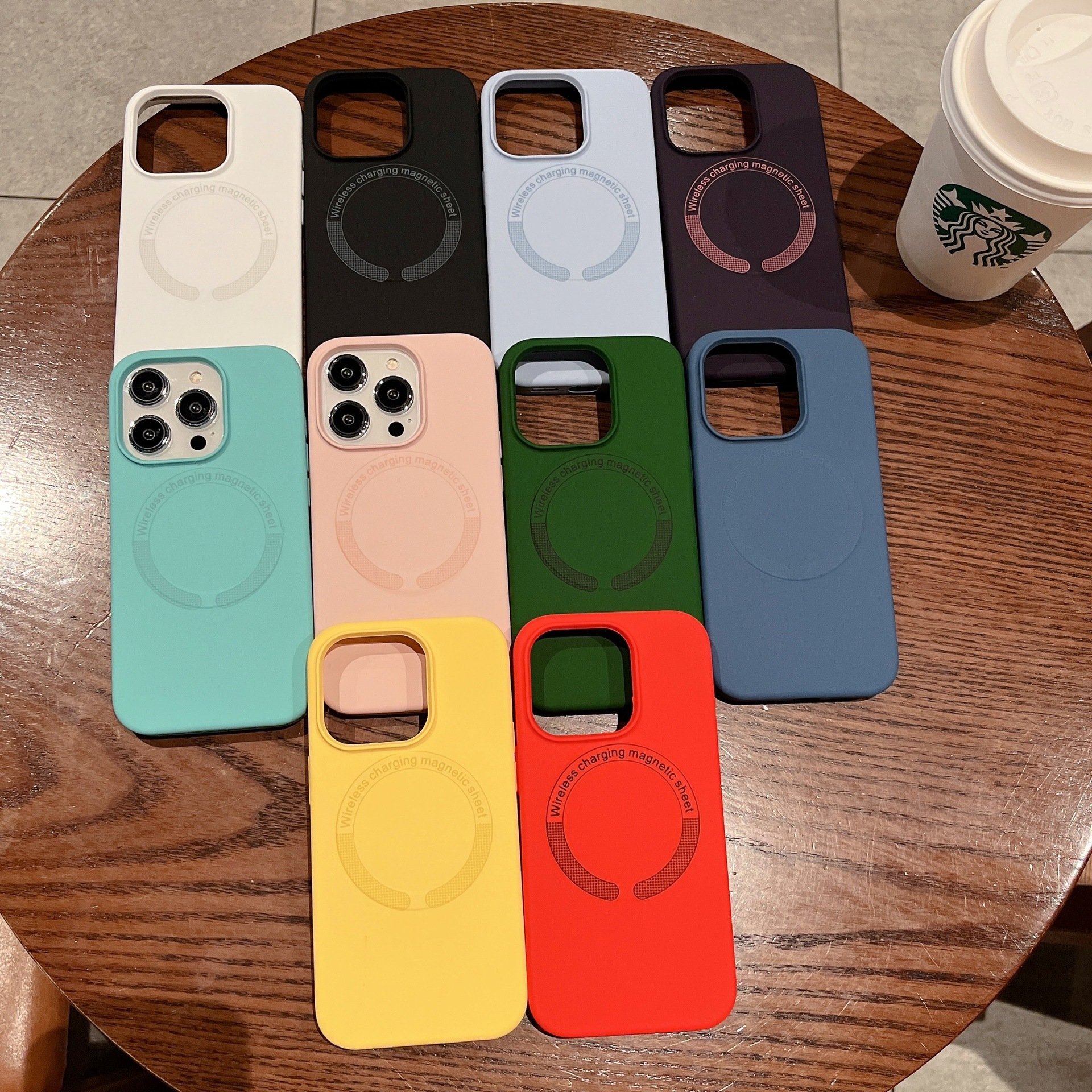 Liquid Silicone for iPhone 16 Pro Max Mobile Phone Case Magnetic Suction for Apple Soft Protective Cover