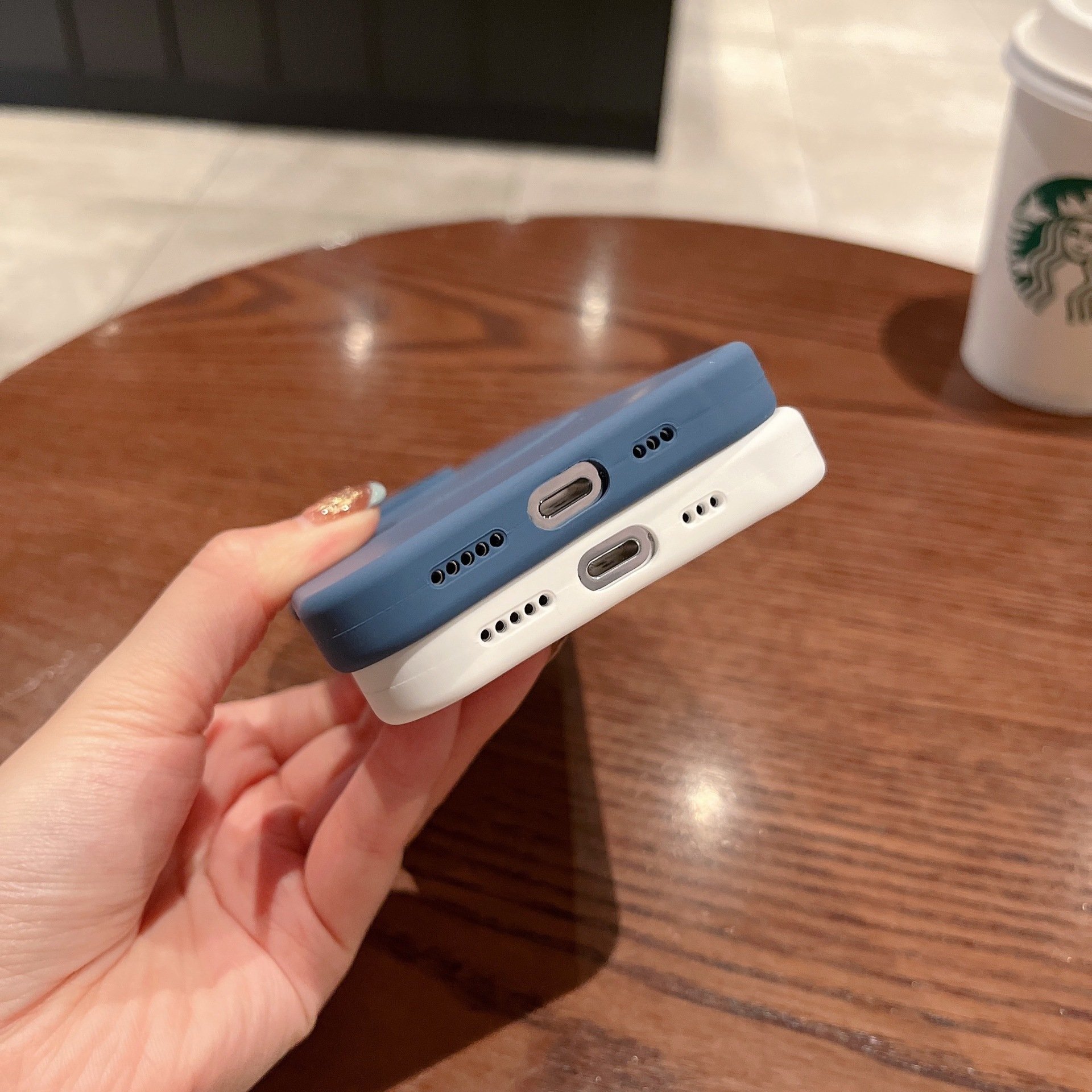 Liquid Silicone for iPhone 16 Pro Max Mobile Phone Case Magnetic Suction for Apple Soft Protective Cover