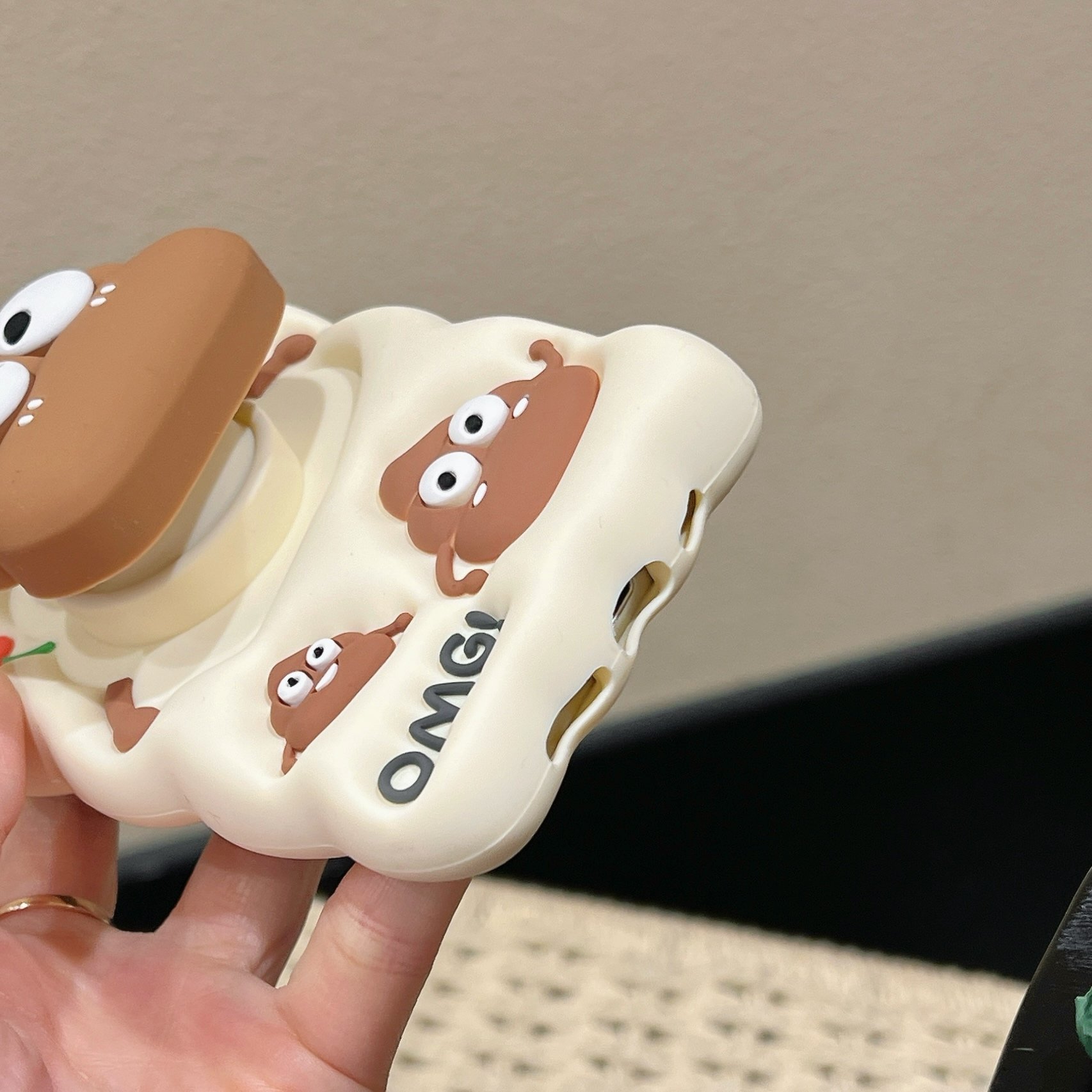 Fashion Cartoon Poop Retractable Stand Funny Silicone Shockproof Protective Phone Cover Case For Iphone 12 13 14 15 Pro Max