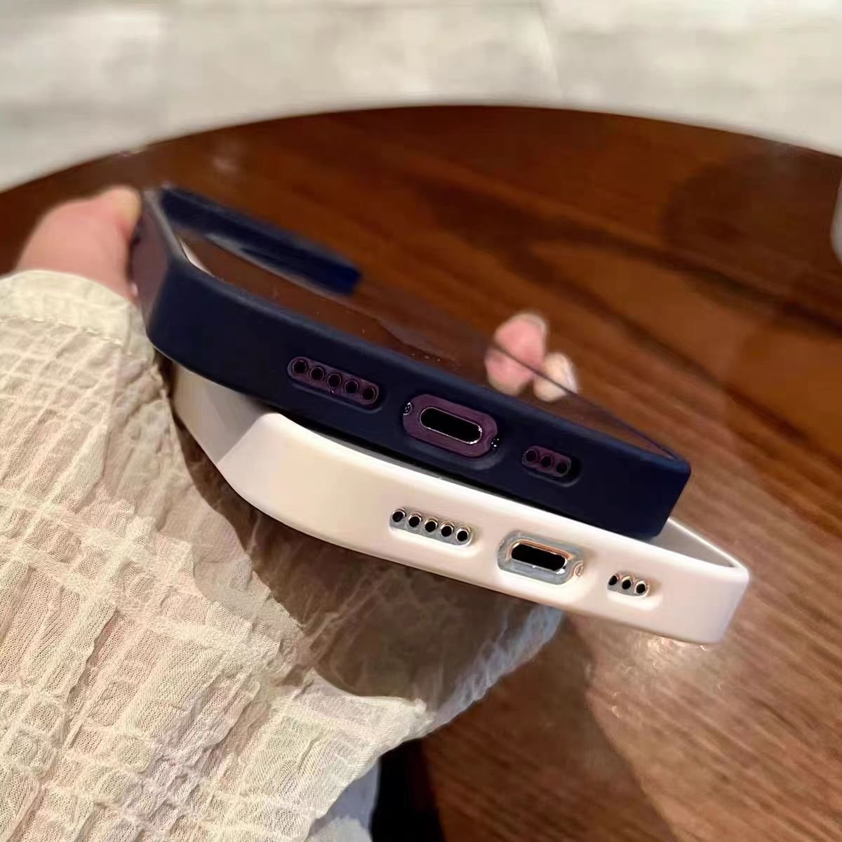 for Apple16PROmax matte magnetic suction with tail phone case iPhone14pro acrylic hard case 13 12 15 semi transparent large hole
