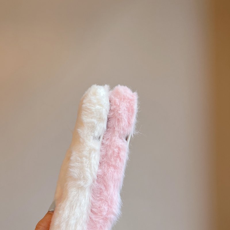 Lovely Pink Heart Warm Plush Mobile Phone Case Winter Fur Cases for iPhone 15 Pro