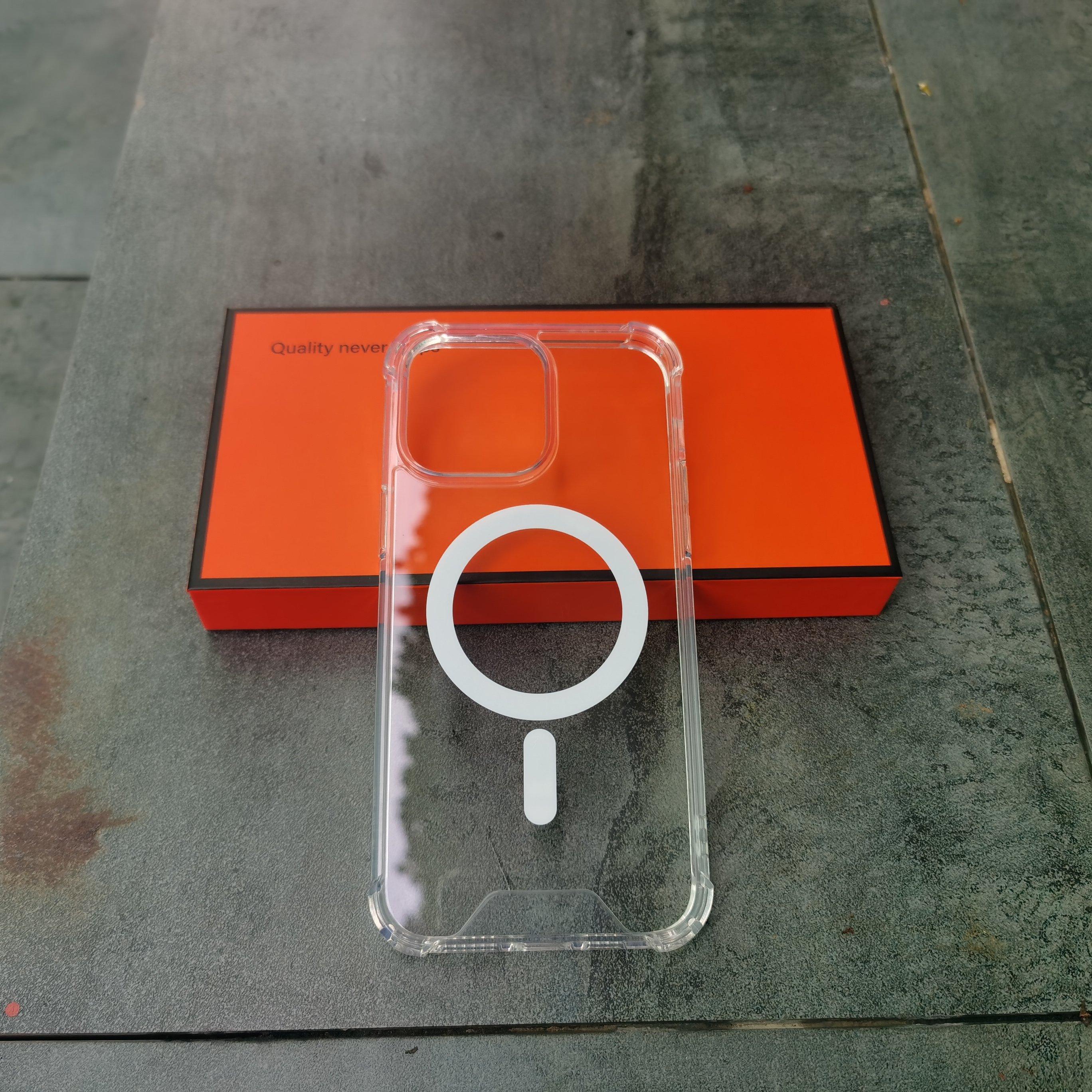 2023 New customize magnetic phone case with hook clear shockproof phone case