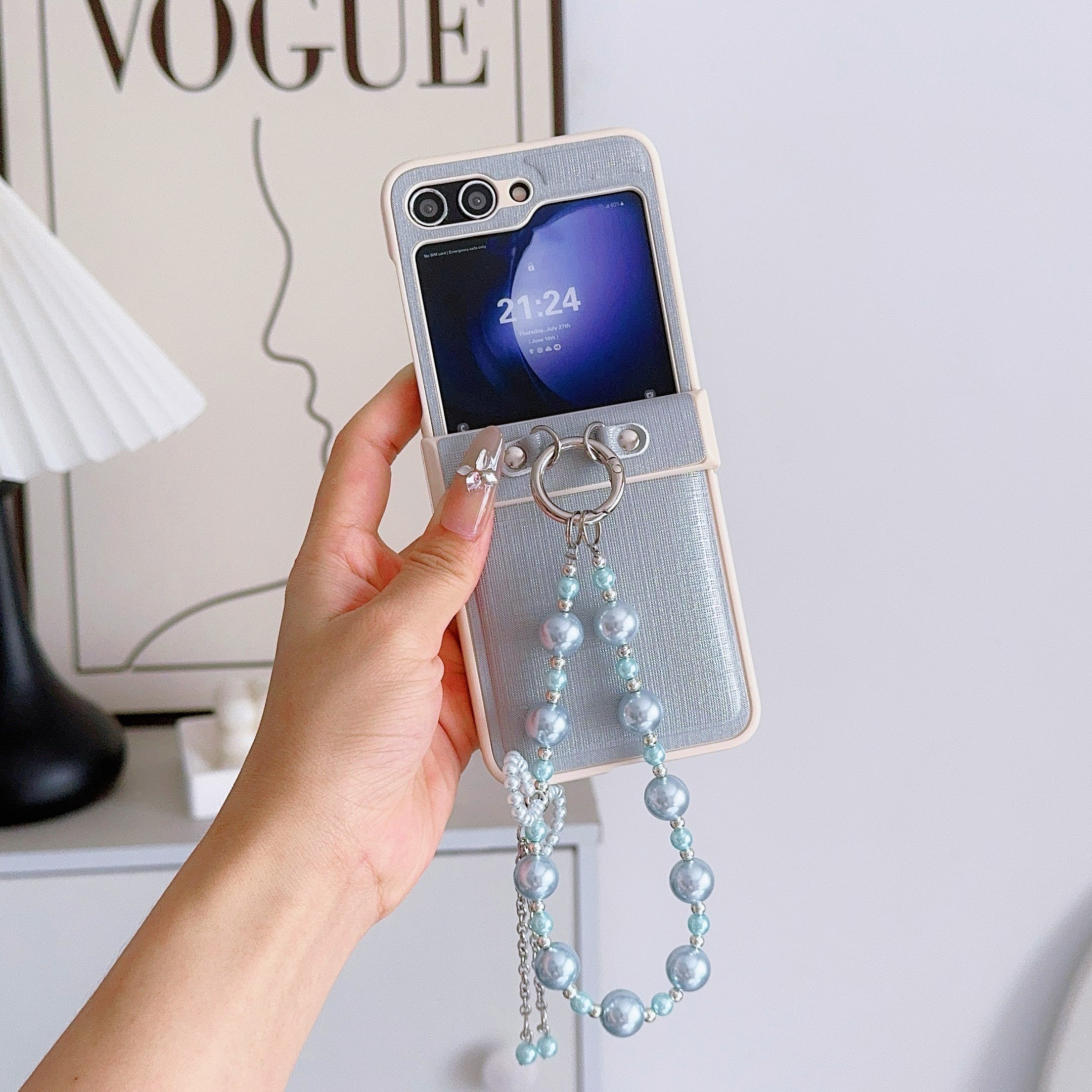 Butterfly Tie Mobile Phone Cases With Pearl Hand Strap for Samsung Galaxy ZFLIP 6 5 4 3 Vivo XFLIP