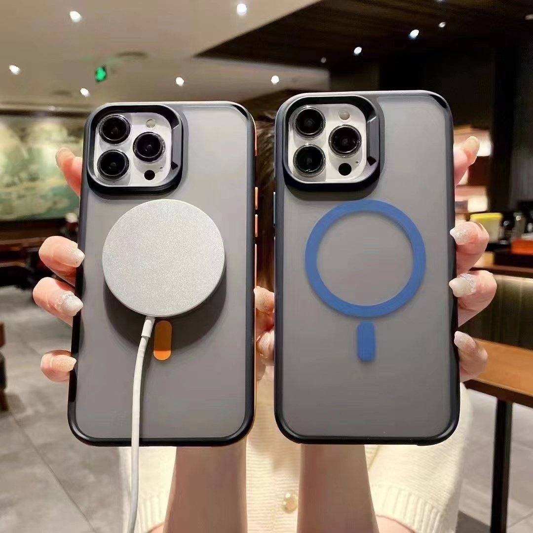 For iPhone16 Pro Max Two-Color Skin Feeling Mobile Phone Case Factory Wholesale Magnetic Suction Anti-Fall Protective Cover