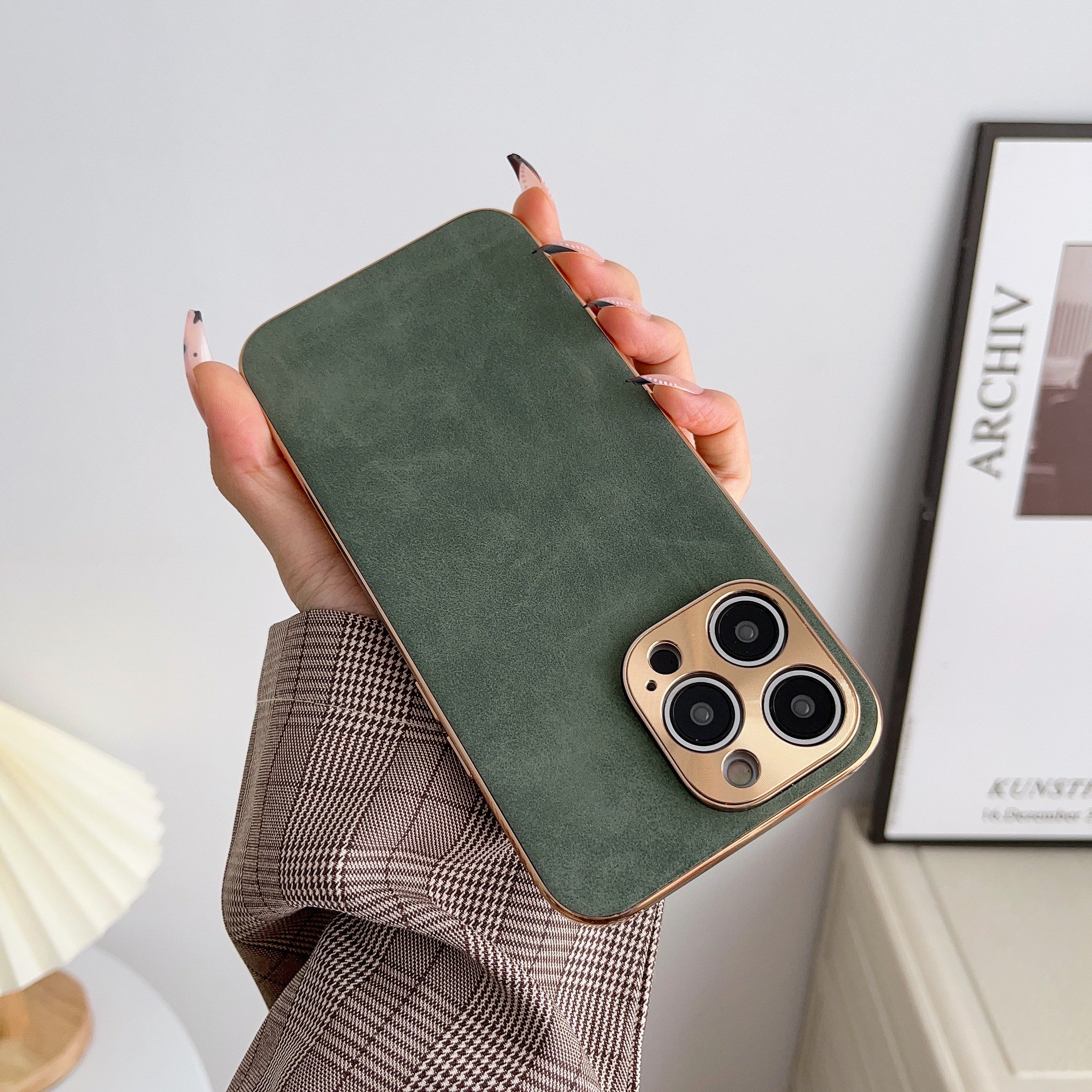 Luxury PU Leather Mobile Phone Case For iPhone 11 12 13 14 Pro Max 14 Plus Electroplated Frame Lambskin Phone Cover