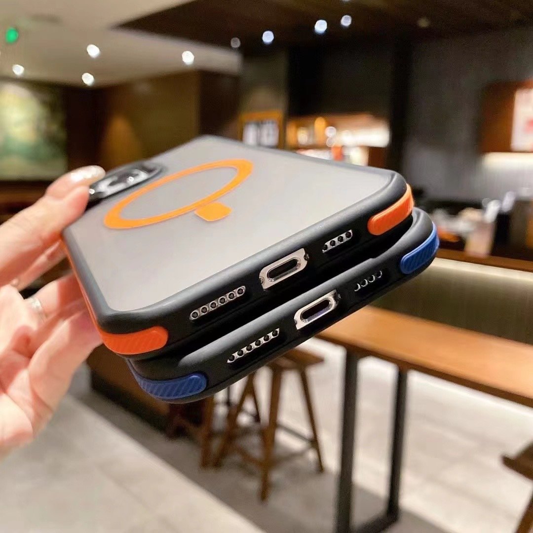 Magnetic Airbag Anti-drop Skin Feeling Matte Wireless Charging Mobile Phone Case for iphone 15 14 13 promax Shockproof Cover