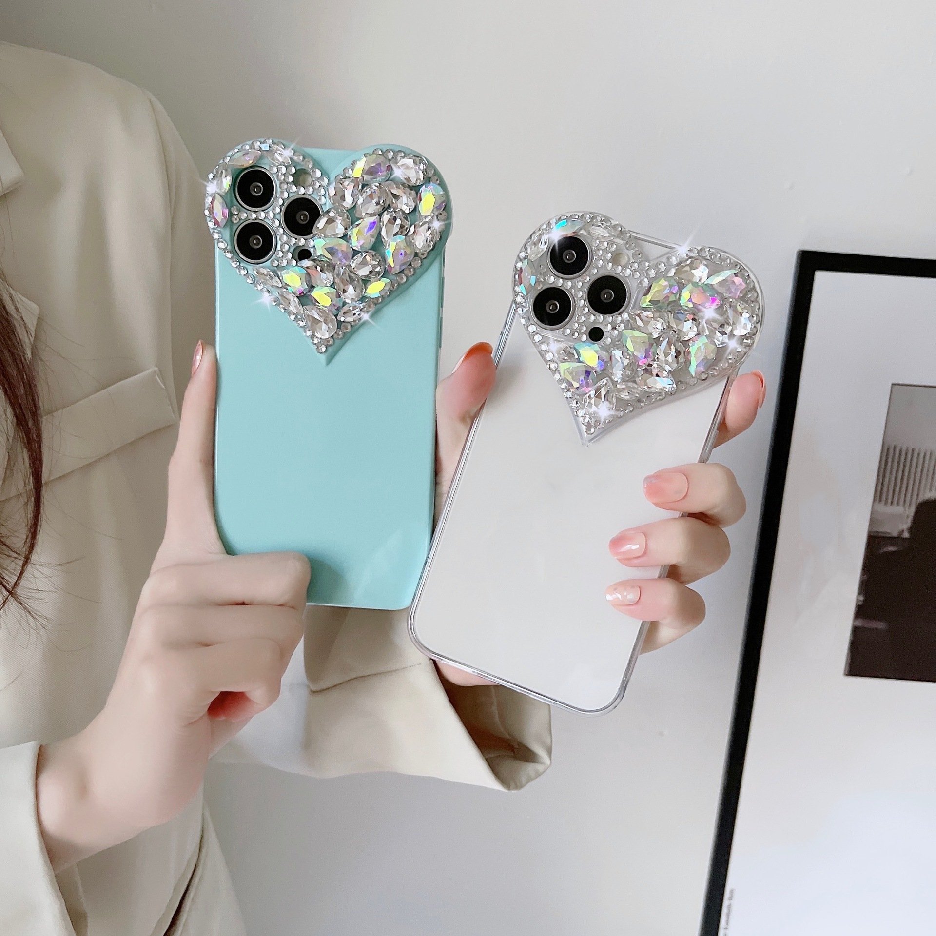 Women Luxury Diamond Mobile Phone Case Bling Heart Girls Cellphone Protect Back Cover Case For iPhone