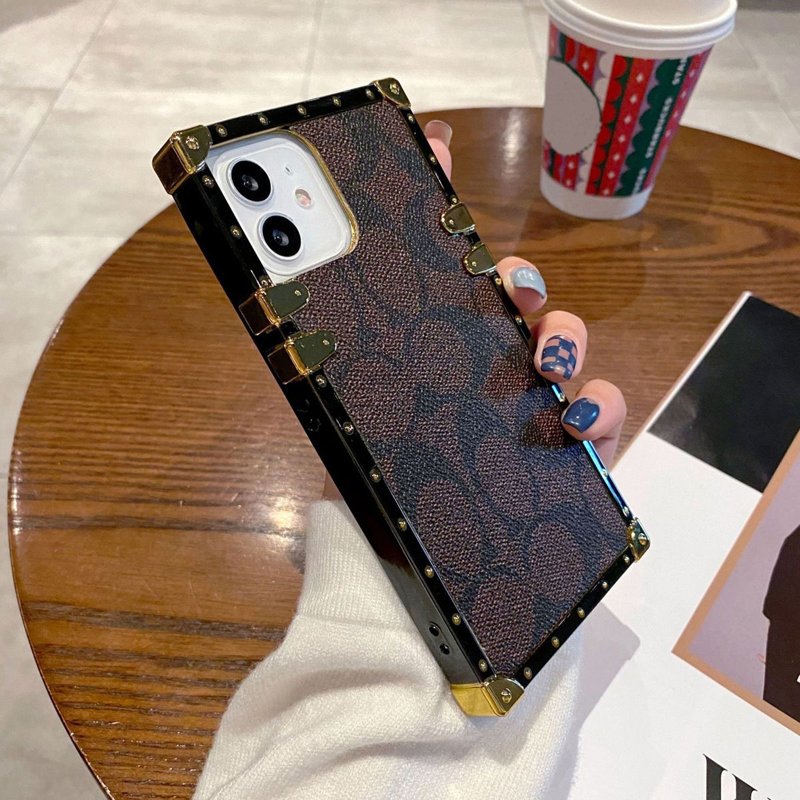 Luxury Trendy Brand Designer Square PU Leather Phone Case Cover For iPhone 15 14 13 12 11 Pro Max X XR 7 8 Funda