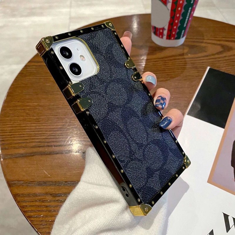 Luxury Trendy Brand Designer Square PU Leather Phone Case Cover For iPhone 15 14 13 12 11 Pro Max X XR 7 8 Funda