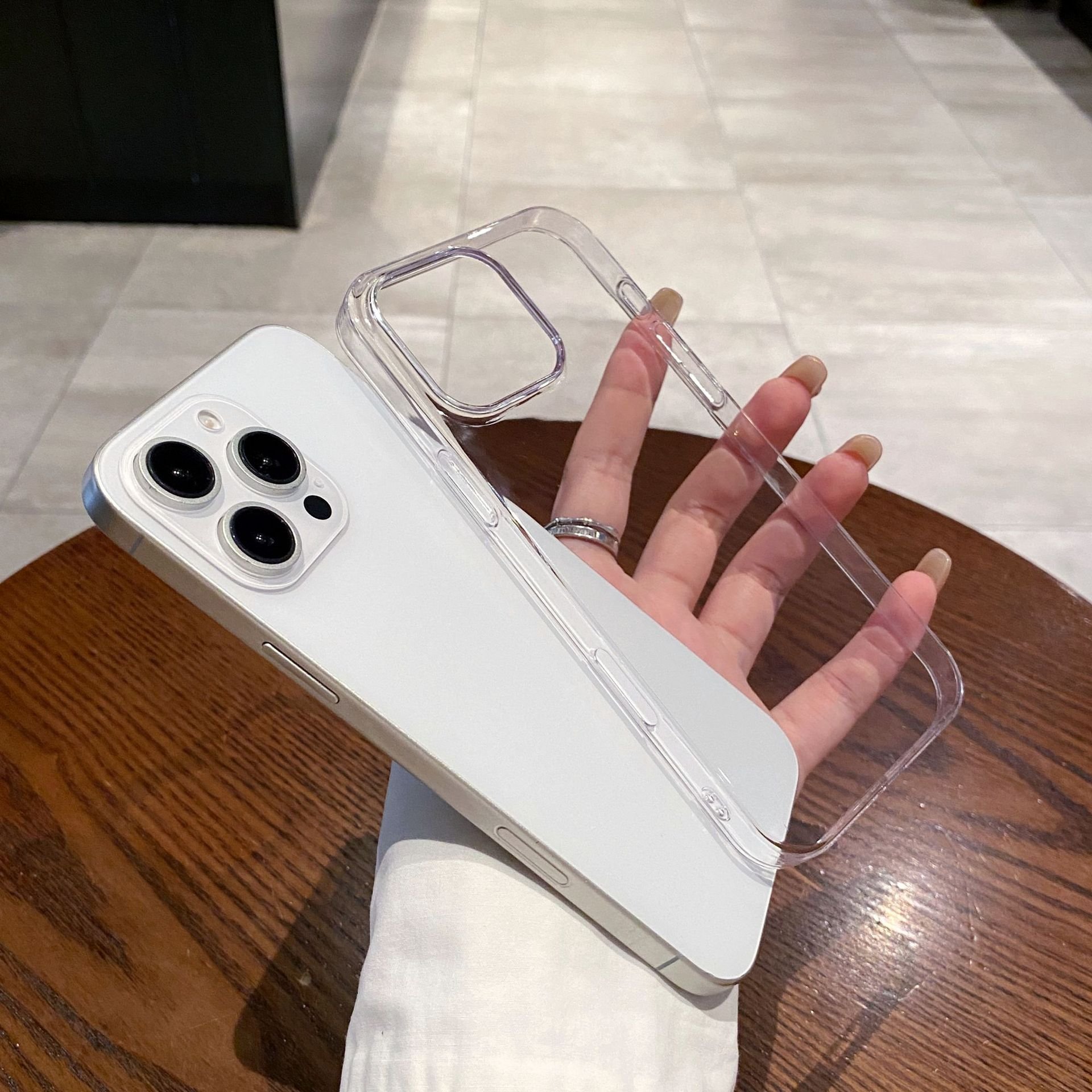 transparent protective phone case for Phone 16 15 14 pro max Plus 1213 Pro Max plus protectiveThe factory sends goods straight