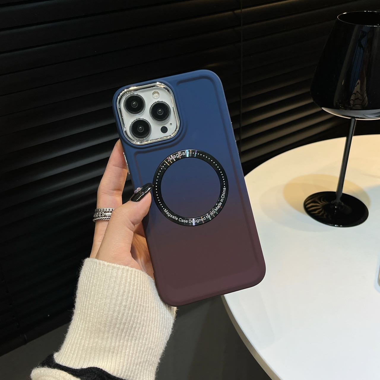 Hot Selling New Trending Clear Wireless Charging TPU PC Magnetic Phone Case Protector for Iphone 15 16 Pro Max also Huawei