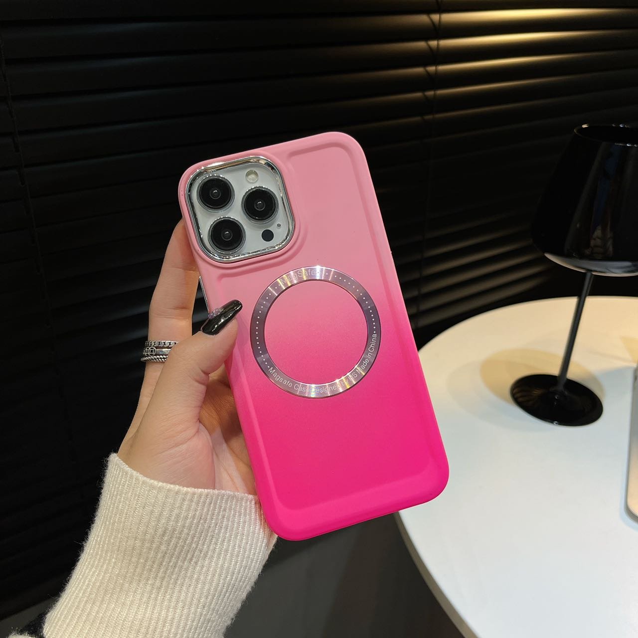 Hot Selling New Trending Clear Wireless Charging TPU PC Magnetic Phone Case Protector for Iphone 15 16 Pro Max also Huawei