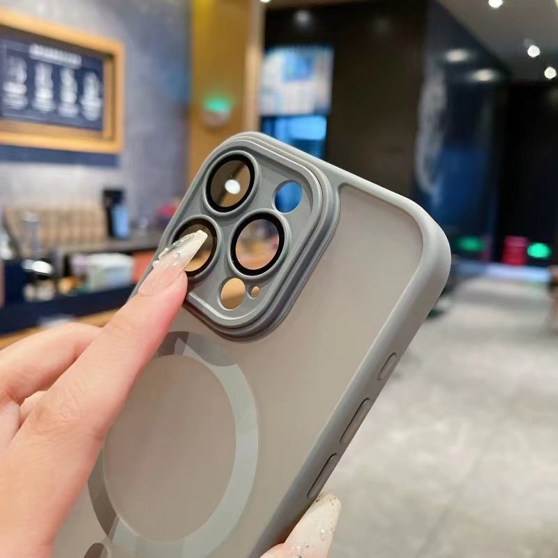 Frosted Magnetic phone case Wireless Charging Matte Mobile phone case for iphone 15 16 pro max 14 plus 13 pro 12 11