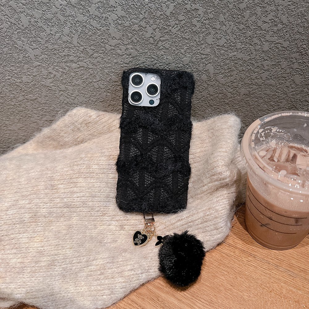 Autumn and winter plush mobile phone case suitable for iPhone 13 14 15 16 pro max cartoon rabbit handmade keychain pendant
