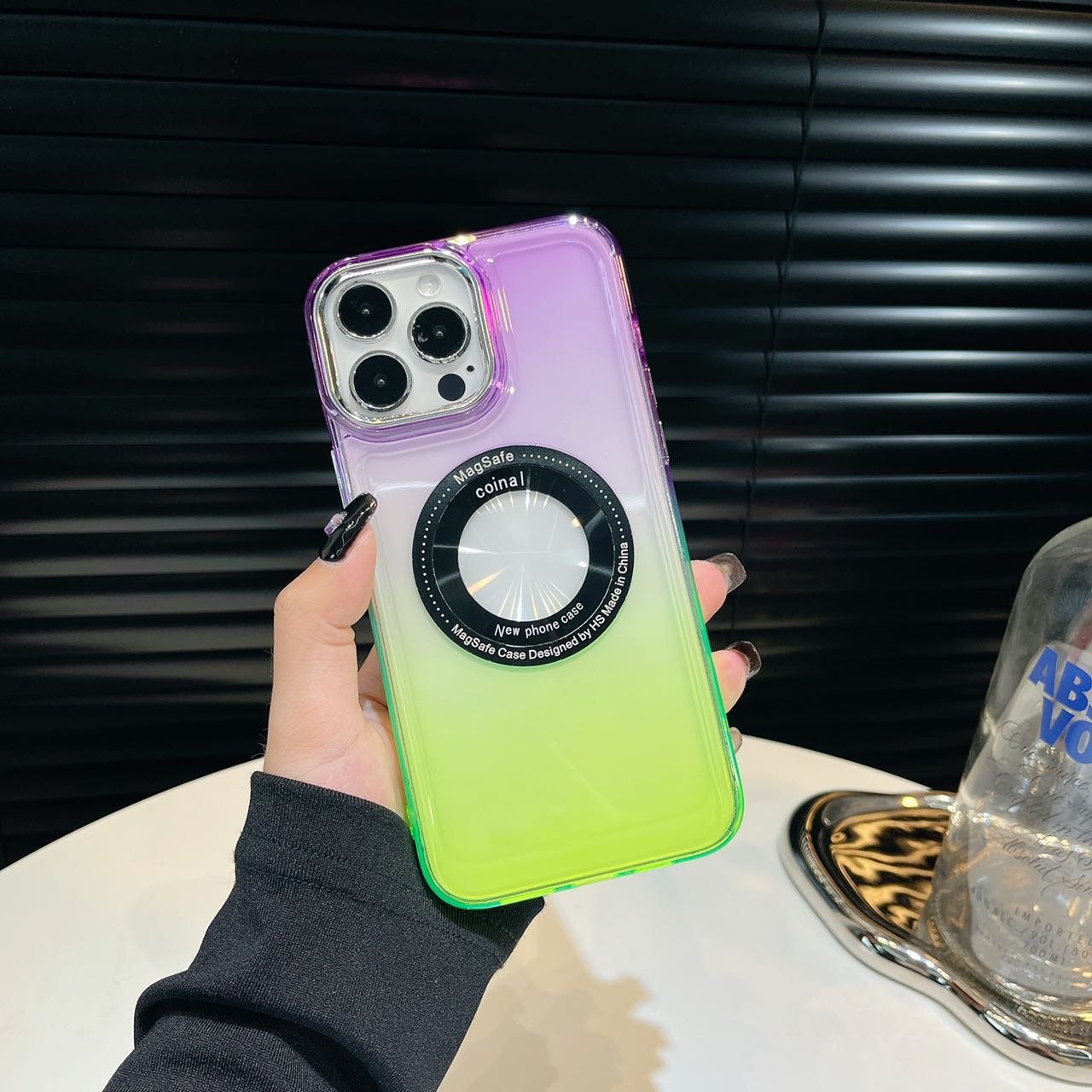 Hot Selling Transparent Magnetic Colorful Phone Case for iPhone 16 Pro Max Samsung Features Wireless Holder Model Cellphone