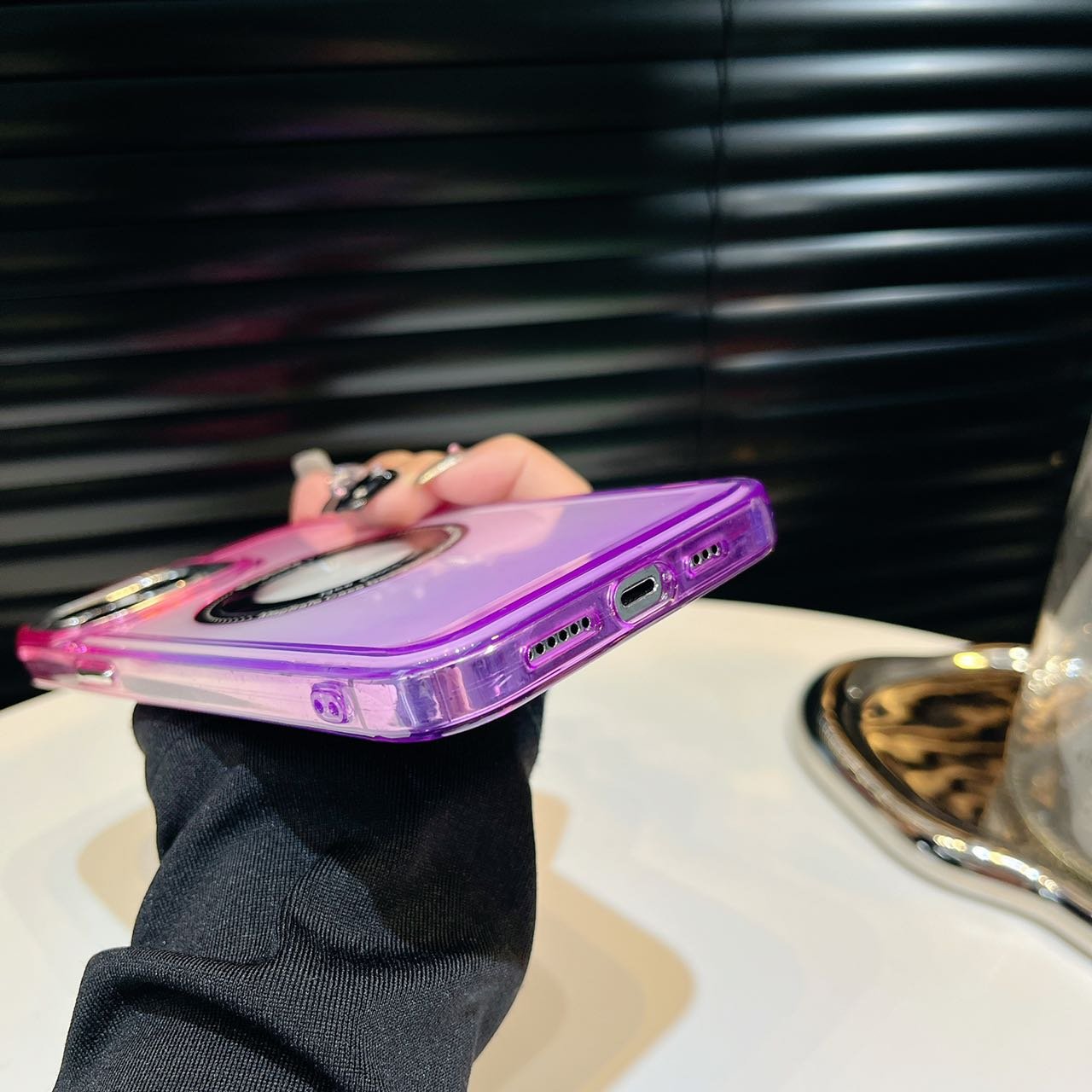 Hot Selling Transparent Magnetic Colorful Phone Case for iPhone 16 Pro Max Samsung Features Wireless Holder Model Cellphone