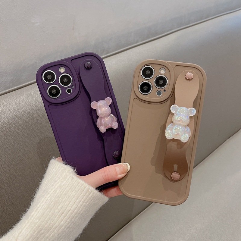 New bracket function for iPhone15promax crystal brute force Bear xr/11/12/14Pro wrist strap cute bear phone case