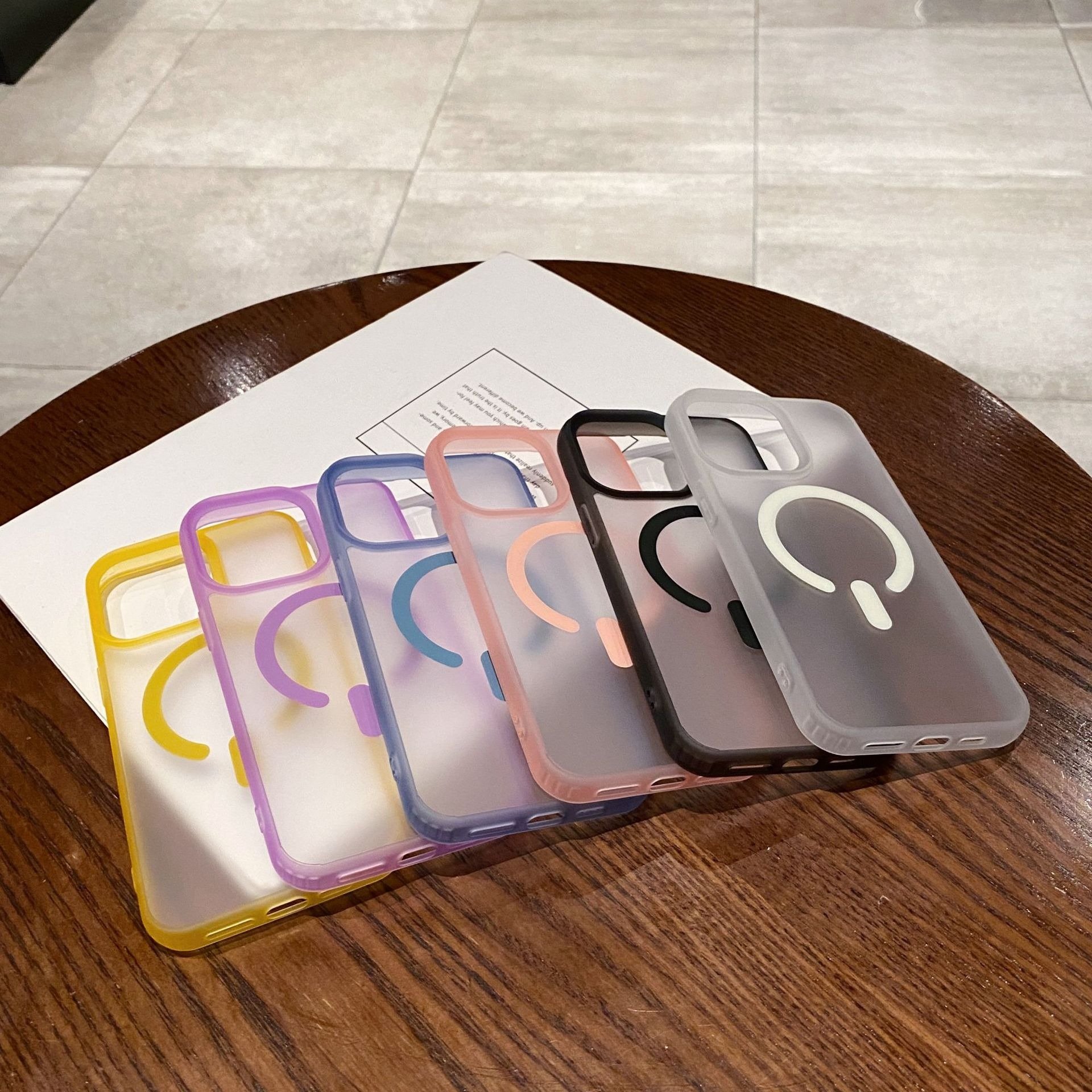Candy Color Luxury PC Frost Matte Translucent Shockproof Magnetic Mobile Phone Case for iPhone 15 Pro Max 14 Plus 13 12 Pro 11