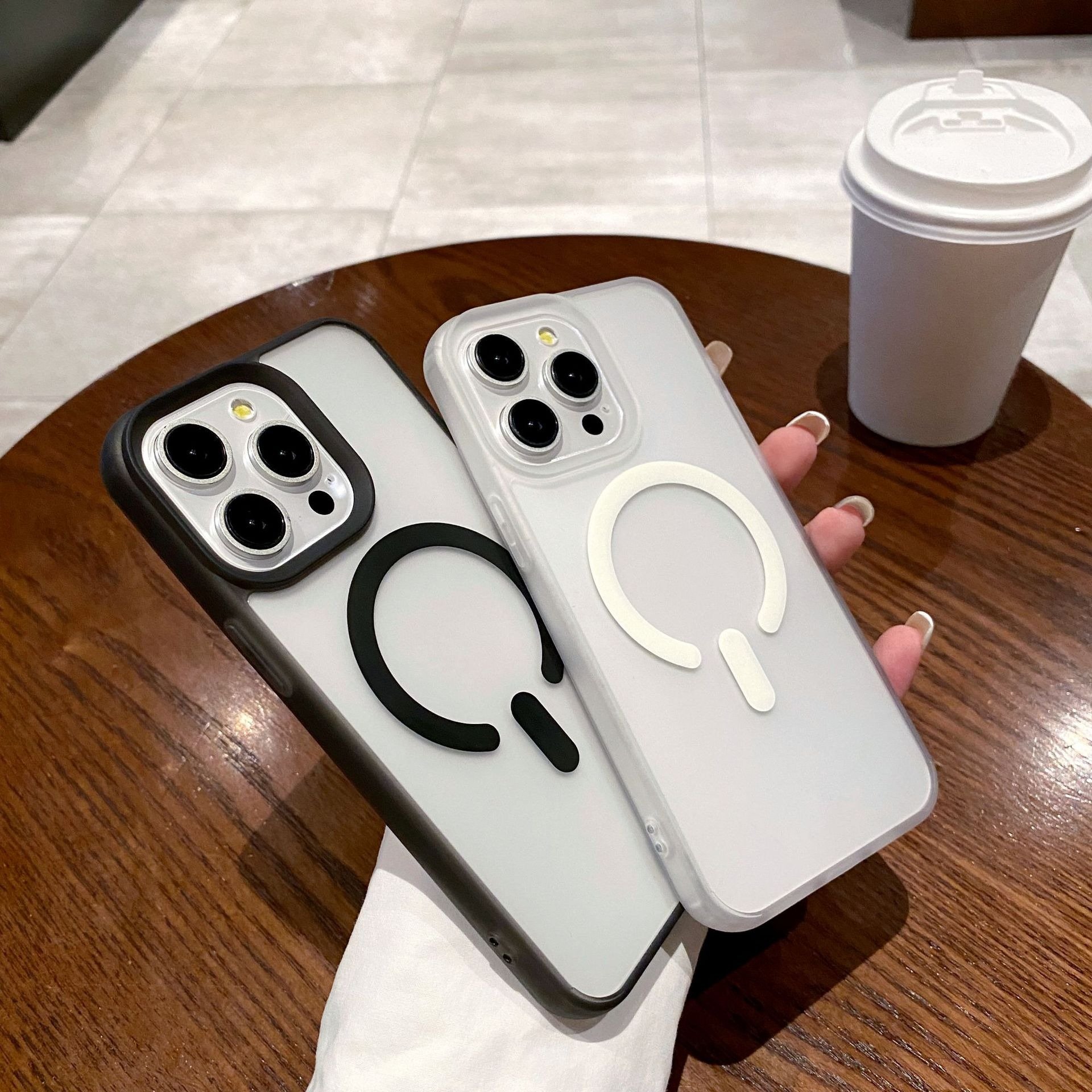 Candy Color Luxury PC Frost Matte Translucent Shockproof Magnetic Mobile Phone Case for iPhone 15 Pro Max 14 Plus 13 12 Pro 11