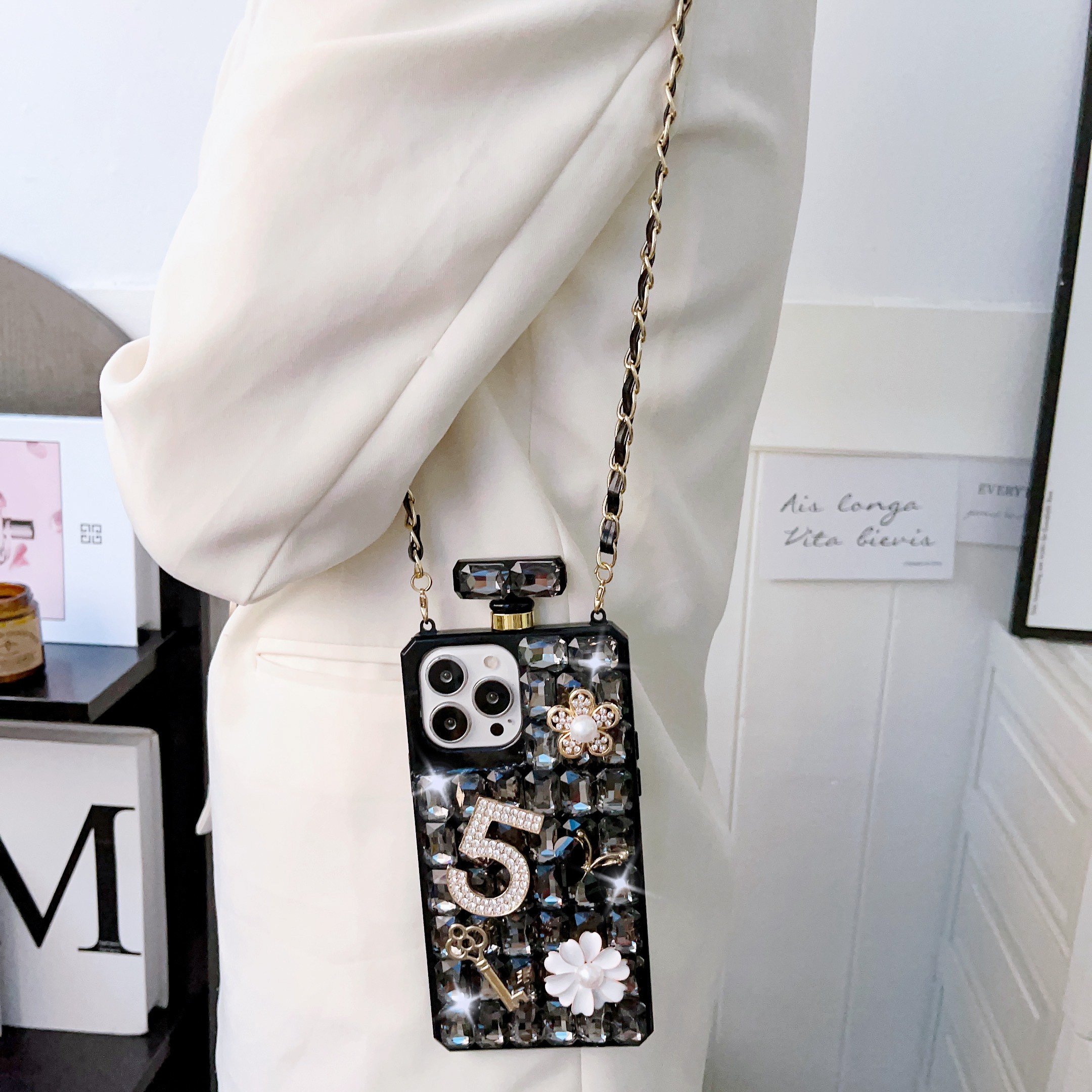 glitter bling shiny fashion luxury perfume bottle design strap diamond phone cover case for iphone 16 15 13 12 11 xr xsmax 14