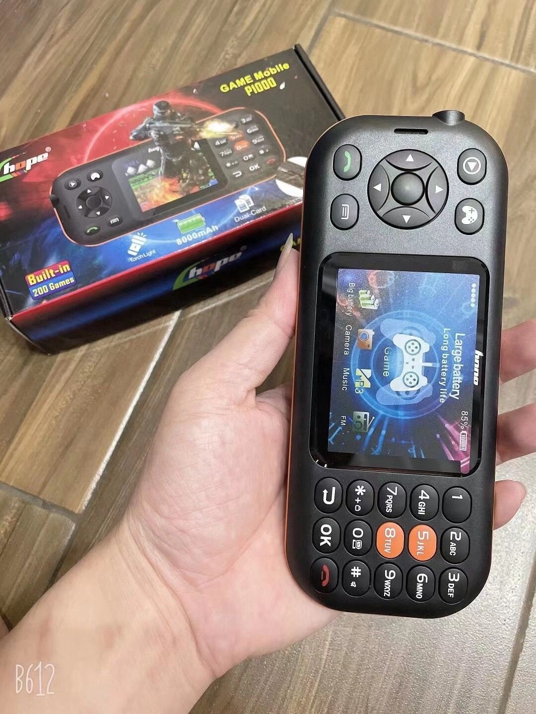Iraq P1000 big screen gaming mobile phone