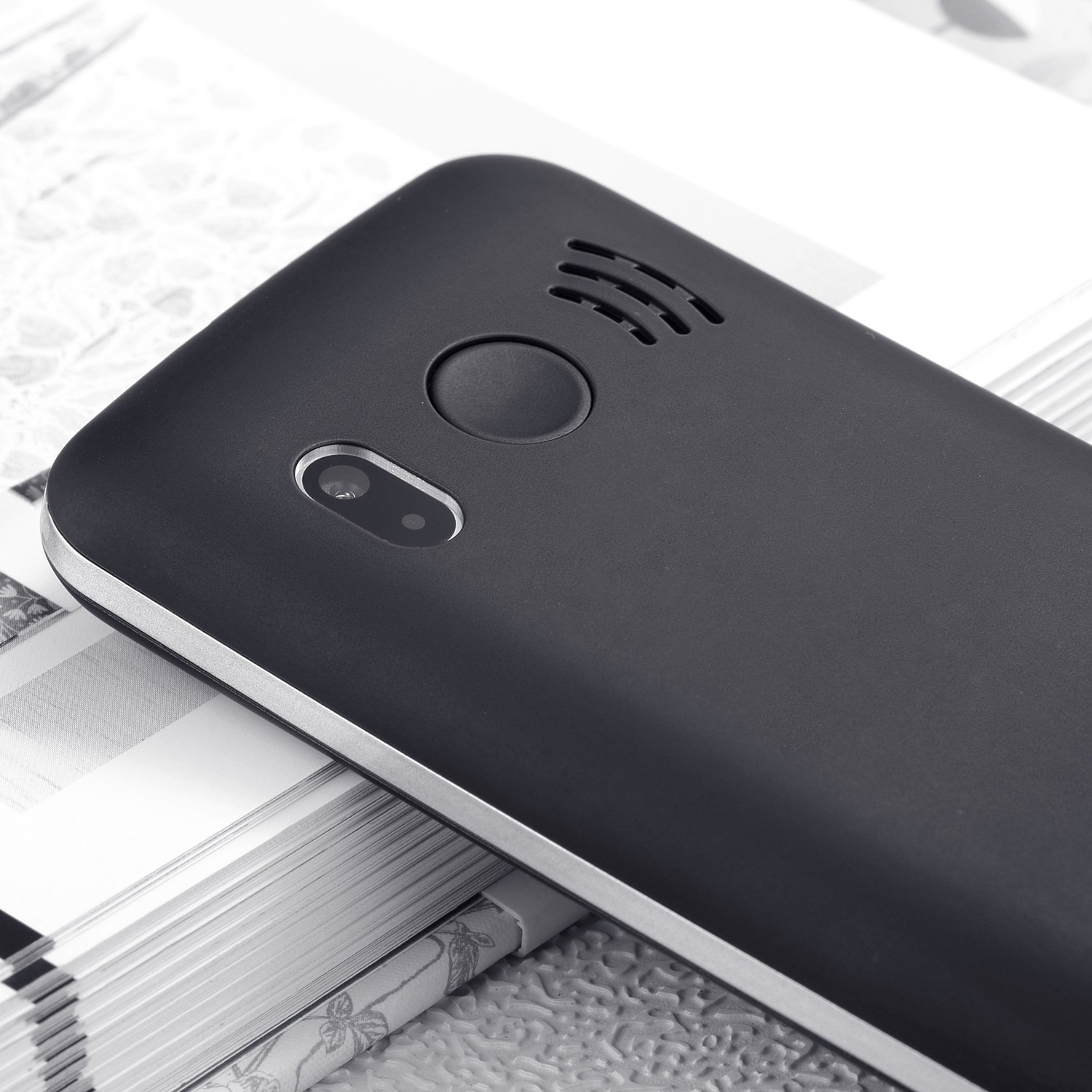 2.8 Inch Screen 4G Dual SIM Card Low Price Good Sample Mobile phone