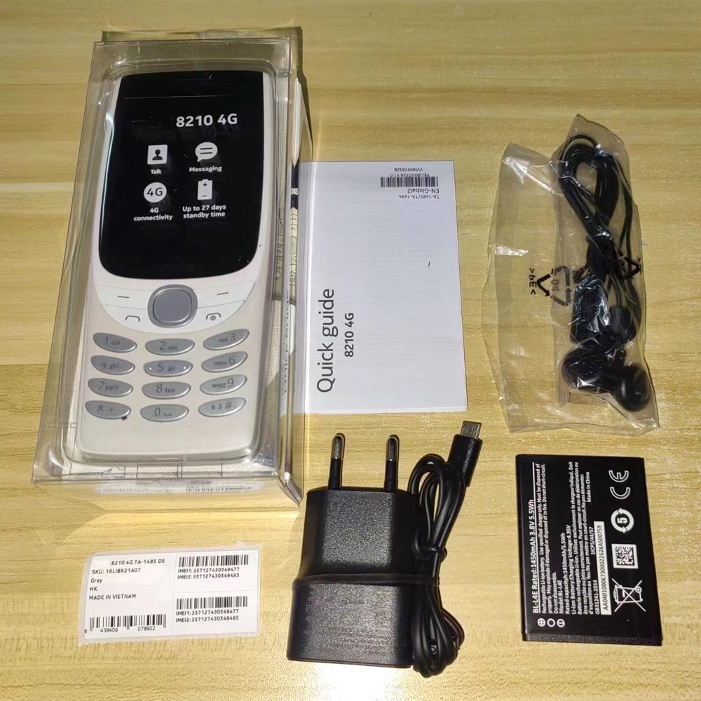 Cheap 8210 4G Bar feature phone Dual SIM 2.8inch Global version keypad cellphone wholesale 105 110 6310