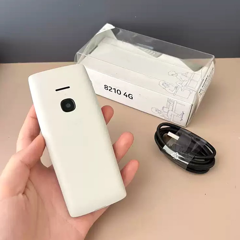 Cheap 8210 4G Bar feature phone Dual SIM 2.8inch Global version keypad cellphone wholesale 105 110 6310
