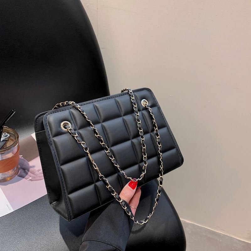 2023 Summer New Korean Retro Embossed Lattice Chain Tote bag Women Small Bags Women's One Shoulder Crossbody bag Travel Bag