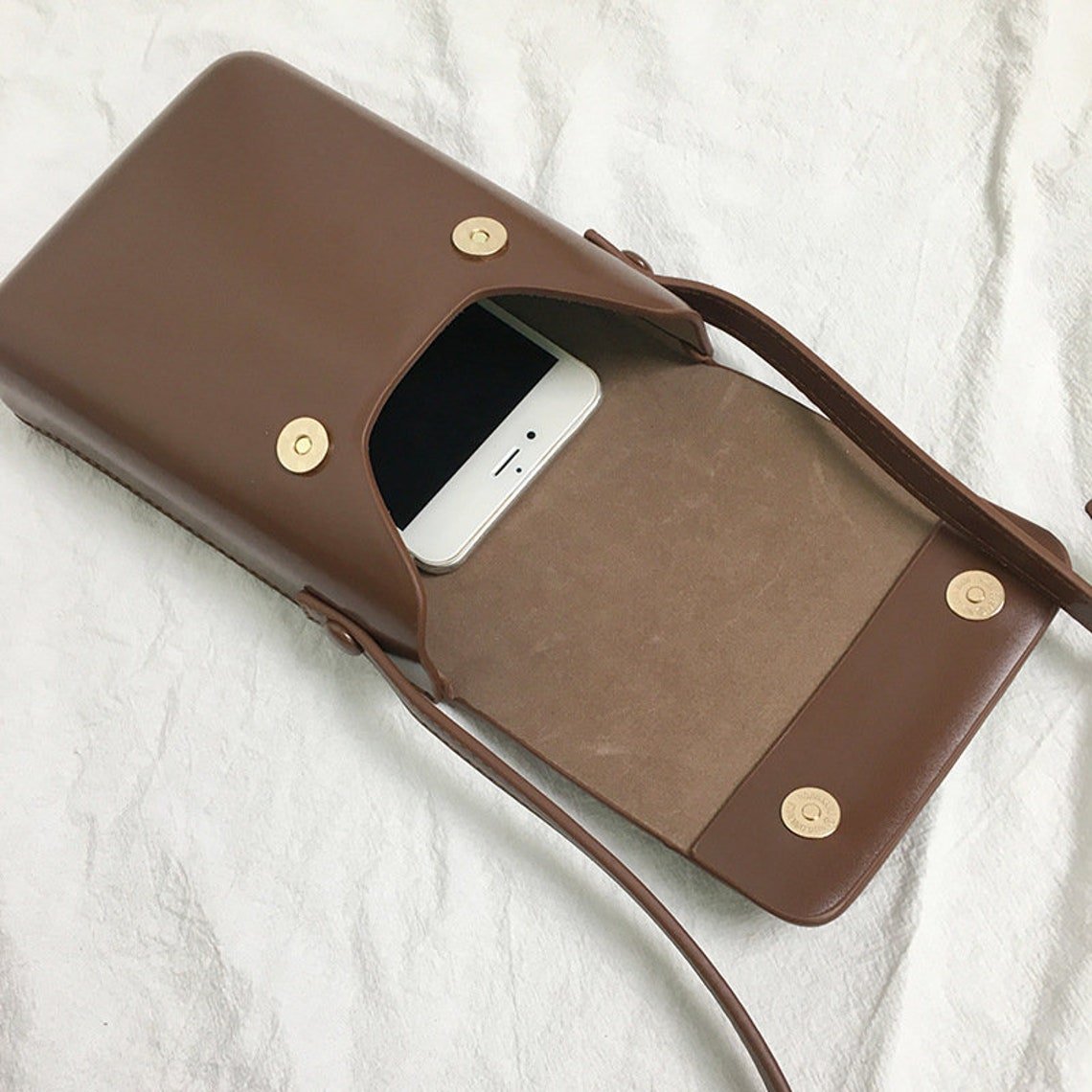 Buy Manufacturer Genuine Leather Shoulder Strap Mobile Phone Case Cover Pouch Bag Cell Phone Cover Bag Wholesale Accessories