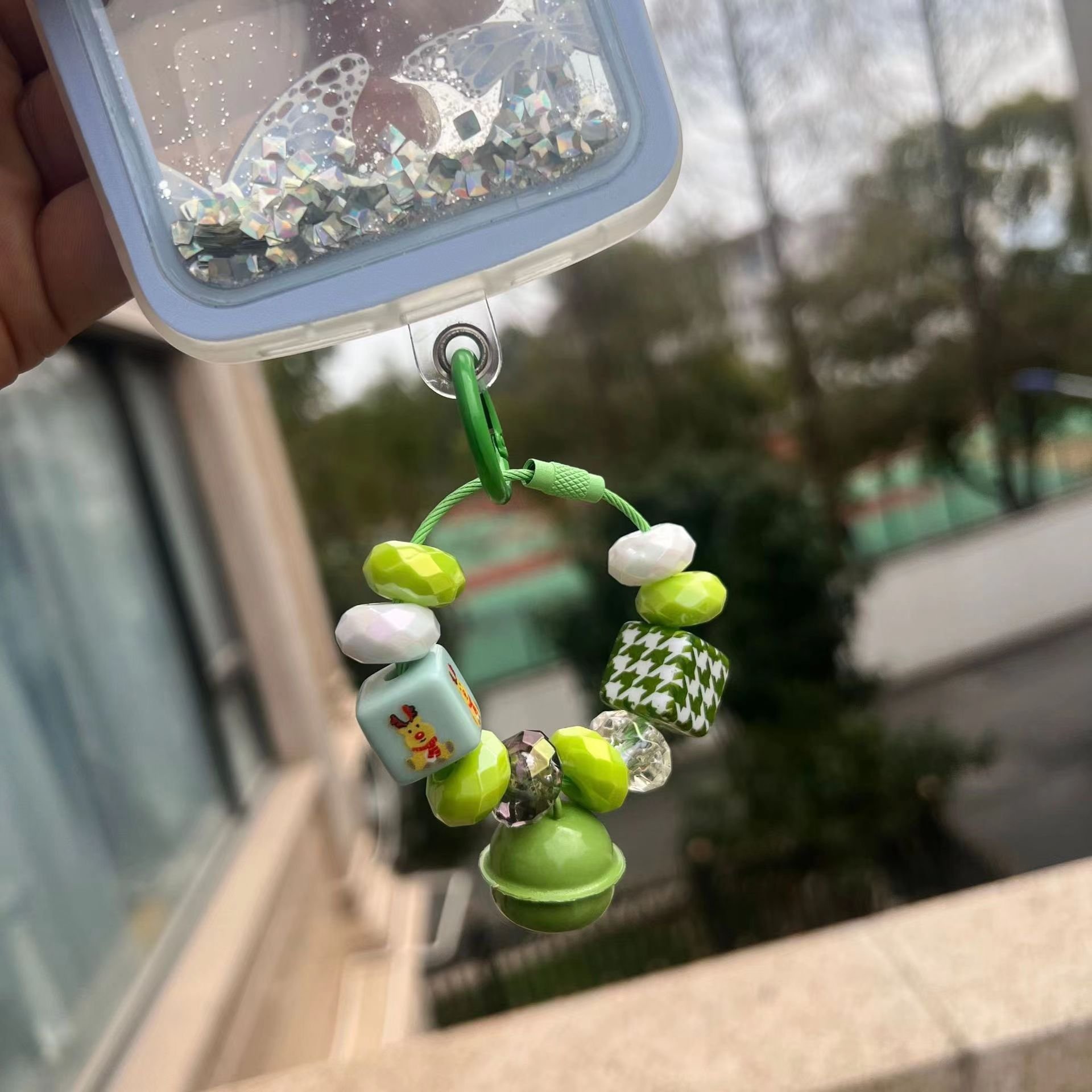 Luxury Design Bracelet Mobile phone Case Wrist Straps Bracelet Chain Phone Cover Straps Bell Cute Colorful Pendant