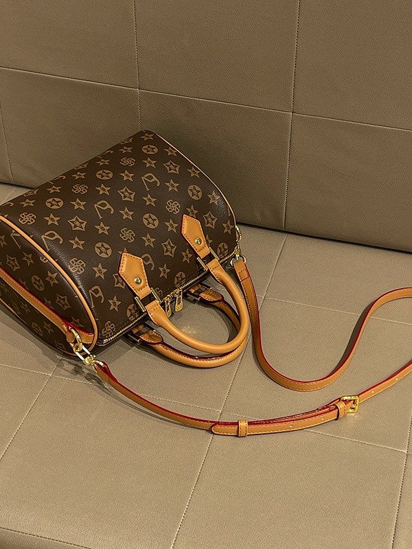 High quality women's Luxury Designer Shoulder Bag Crossbody Bag Tote Bag Women's leather luxury handbag