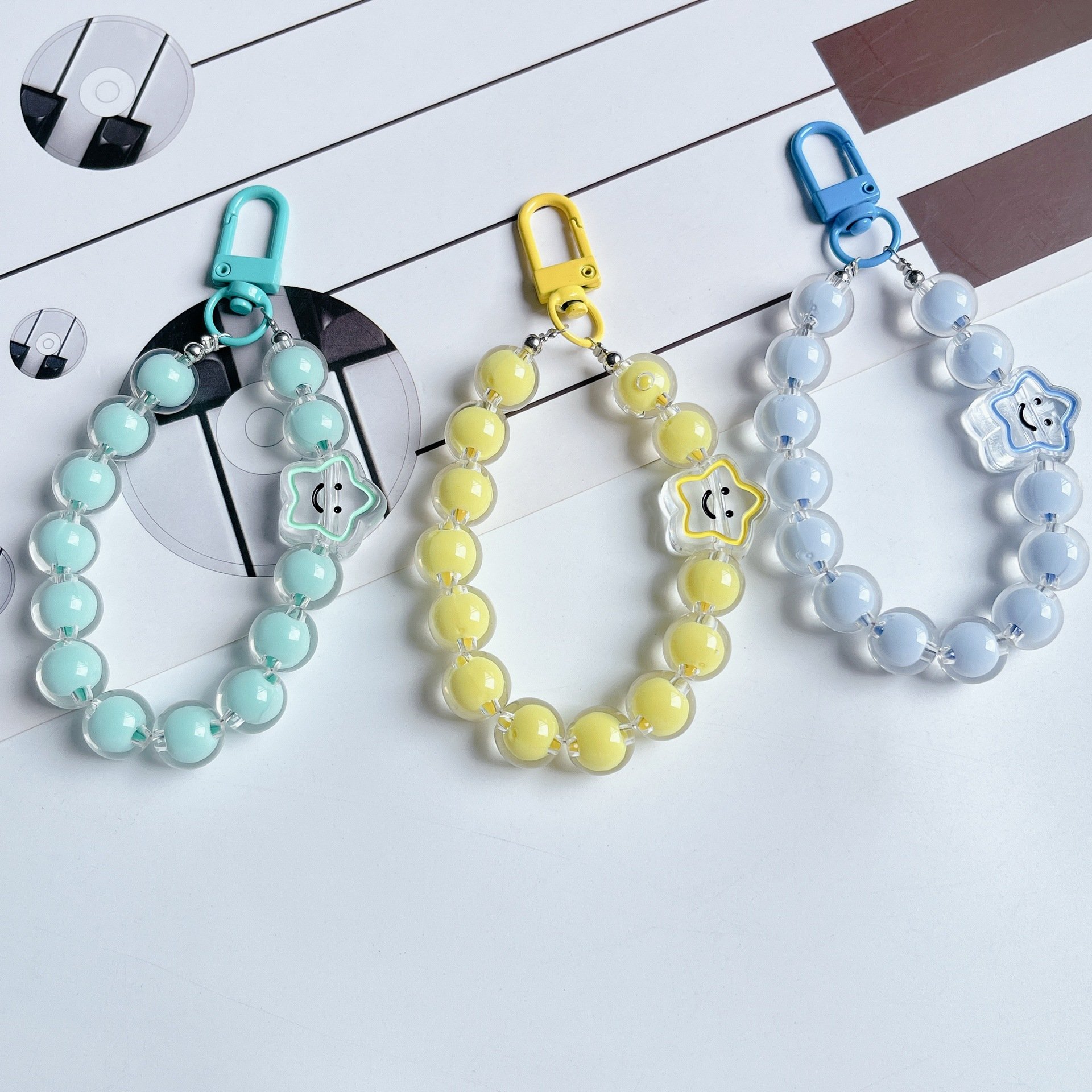 New Design Beads Chain Car Key Chain Flower Bag Accessories for Airpods Cover Hanging Strap Holder Phone Charms