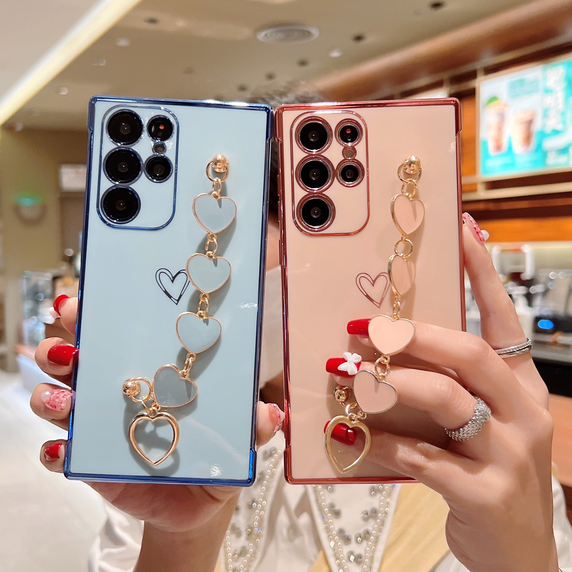 Luxury Electroplated Love Heart Bracelet Wrist Strap famale Shockproof phone Case For Samsung Galaxy S24 S23 Ultra Soft Cover