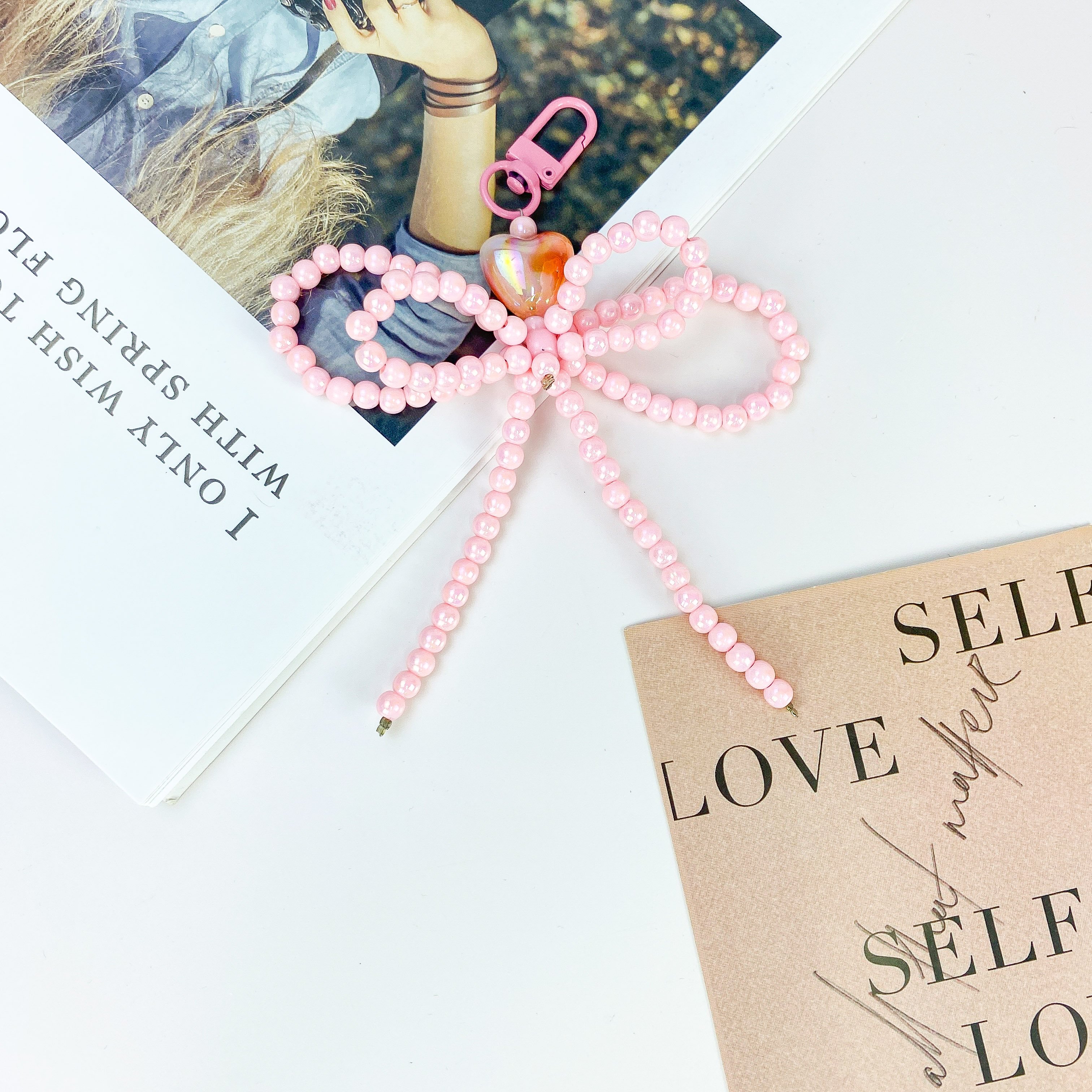 Fashion Hot-Selling Acrylic Beads Butterfly Heart Phone Chain Multi-Color Universal Mobile Phone Strap Bag Decoration Key Chain
