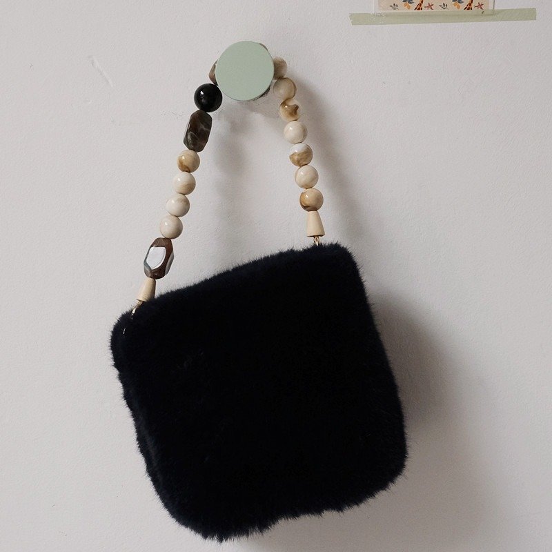 Fashionable Handmade Irregular Beads Mobile Phone Strap Bag Handheld Chain Beige Acrylic Beaded Cellphone Lanyard Chain 42cm