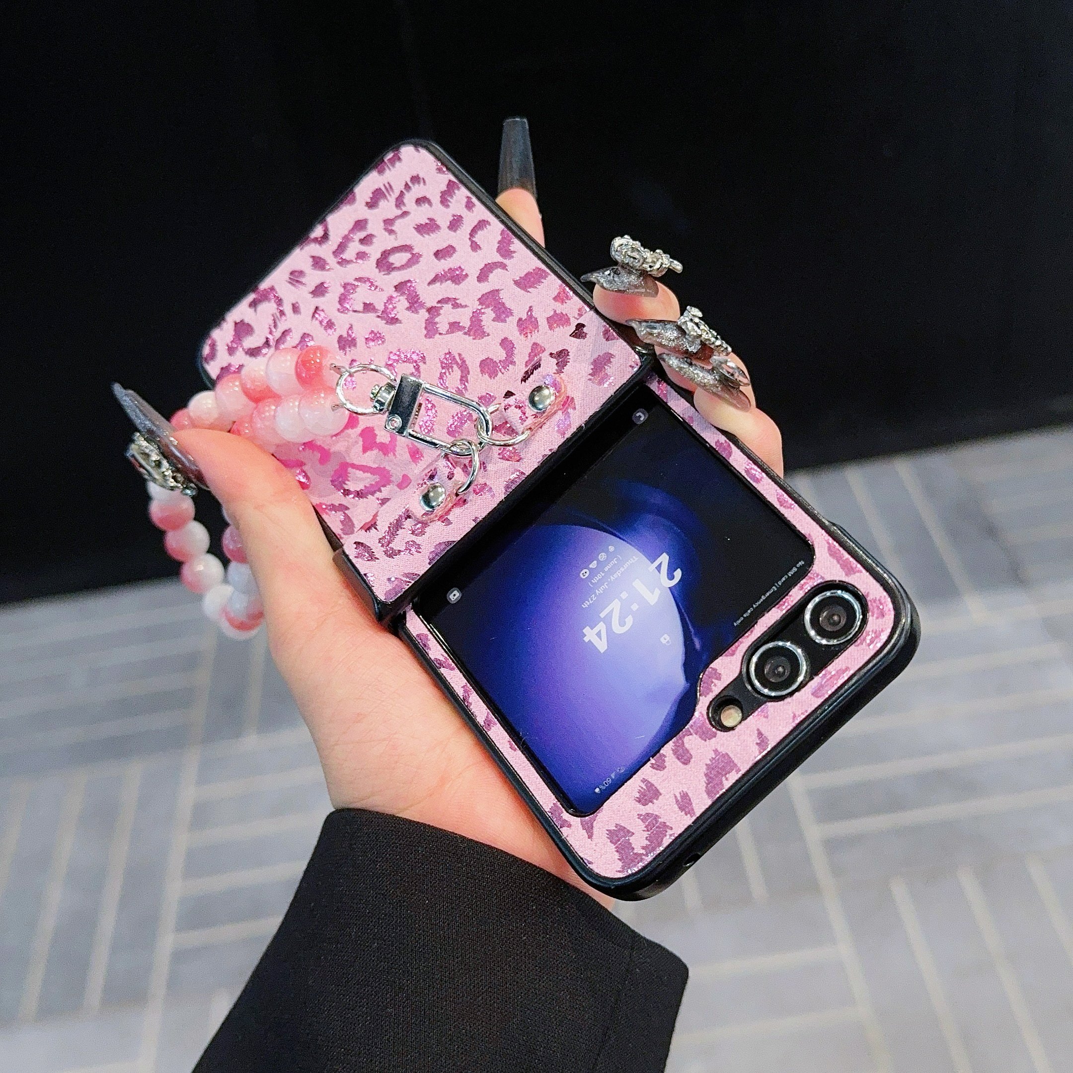 Sparkling Leopard Mobile Phone Cases With Phone Strap for Samsung Galaxy ZFLIP 6 5 4 3 Vivo XFLIP