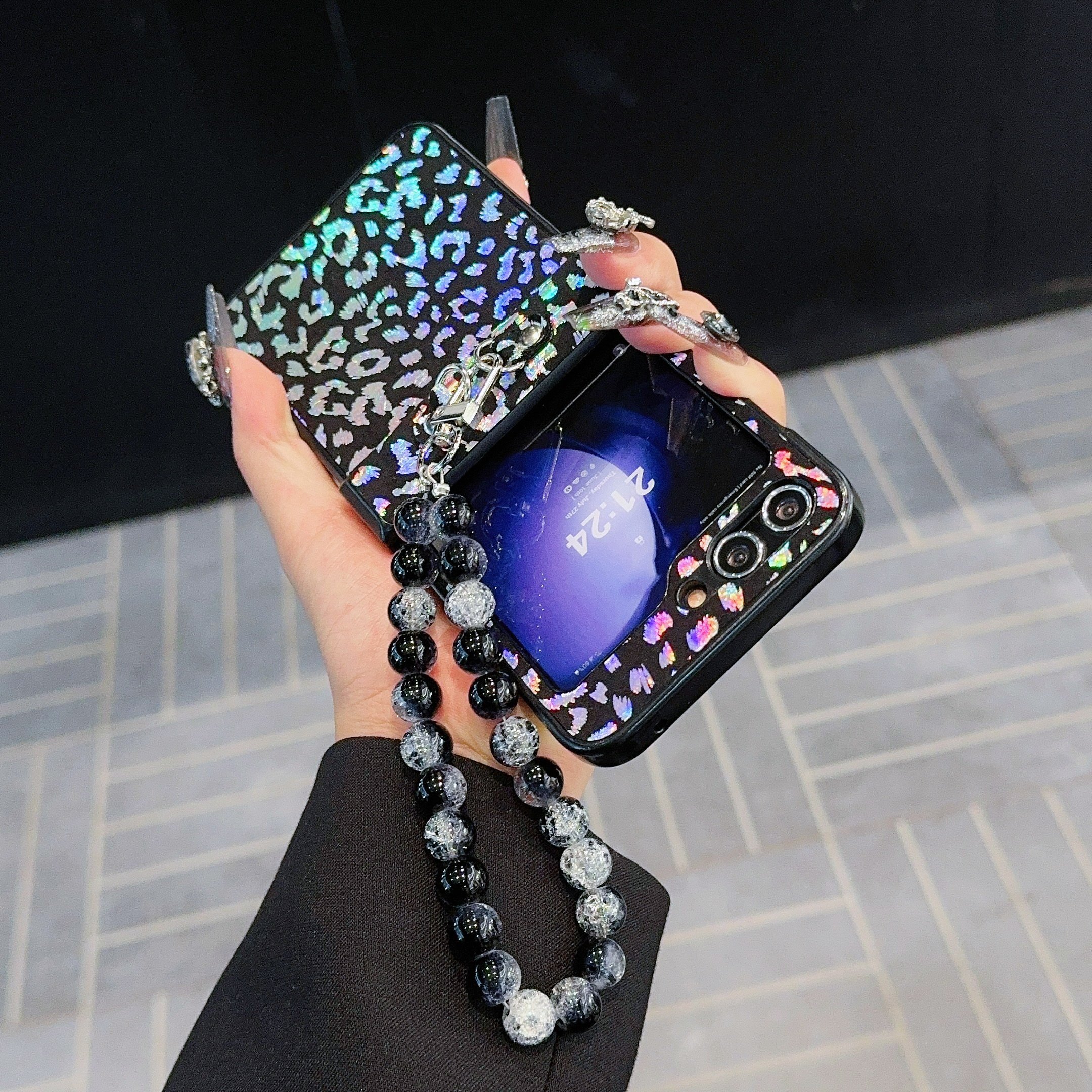 Sparkling Leopard Mobile Phone Cases With Phone Strap for Samsung Galaxy ZFLIP 6 5 4 3 Vivo XFLIP