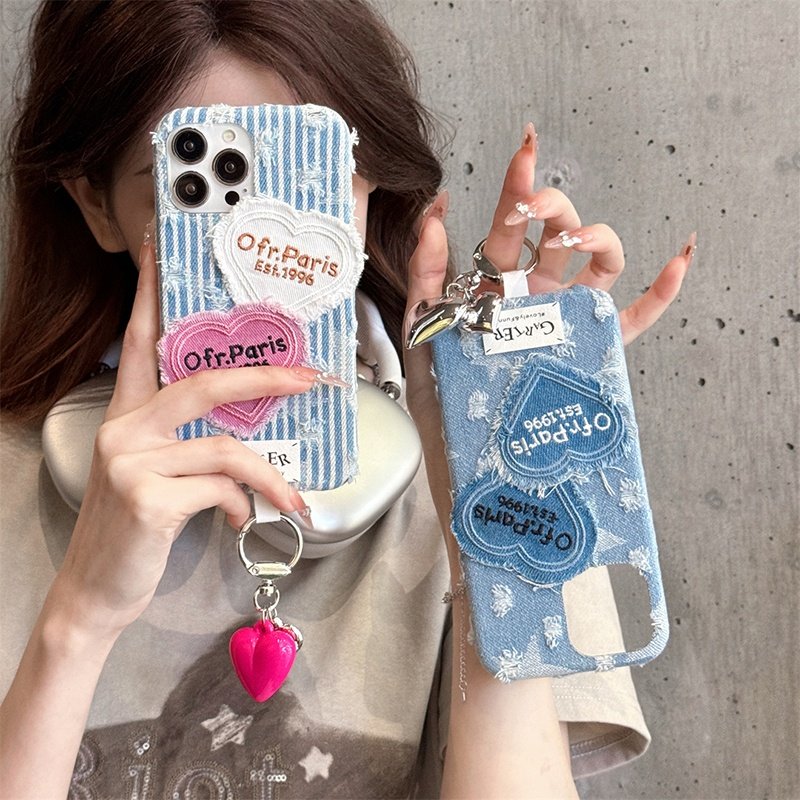 For iPhone 16 pro max 15 14 13 12 Women Distressed Demin Phone Cases Fashion Texture Cellphone Covers with Loveheart Pendant