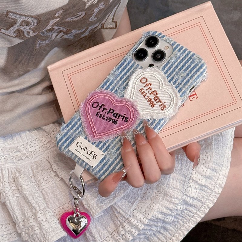 For iPhone 16 pro max 15 14 13 12 Women Distressed Demin Phone Cases Fashion Texture Cellphone Covers with Loveheart Pendant