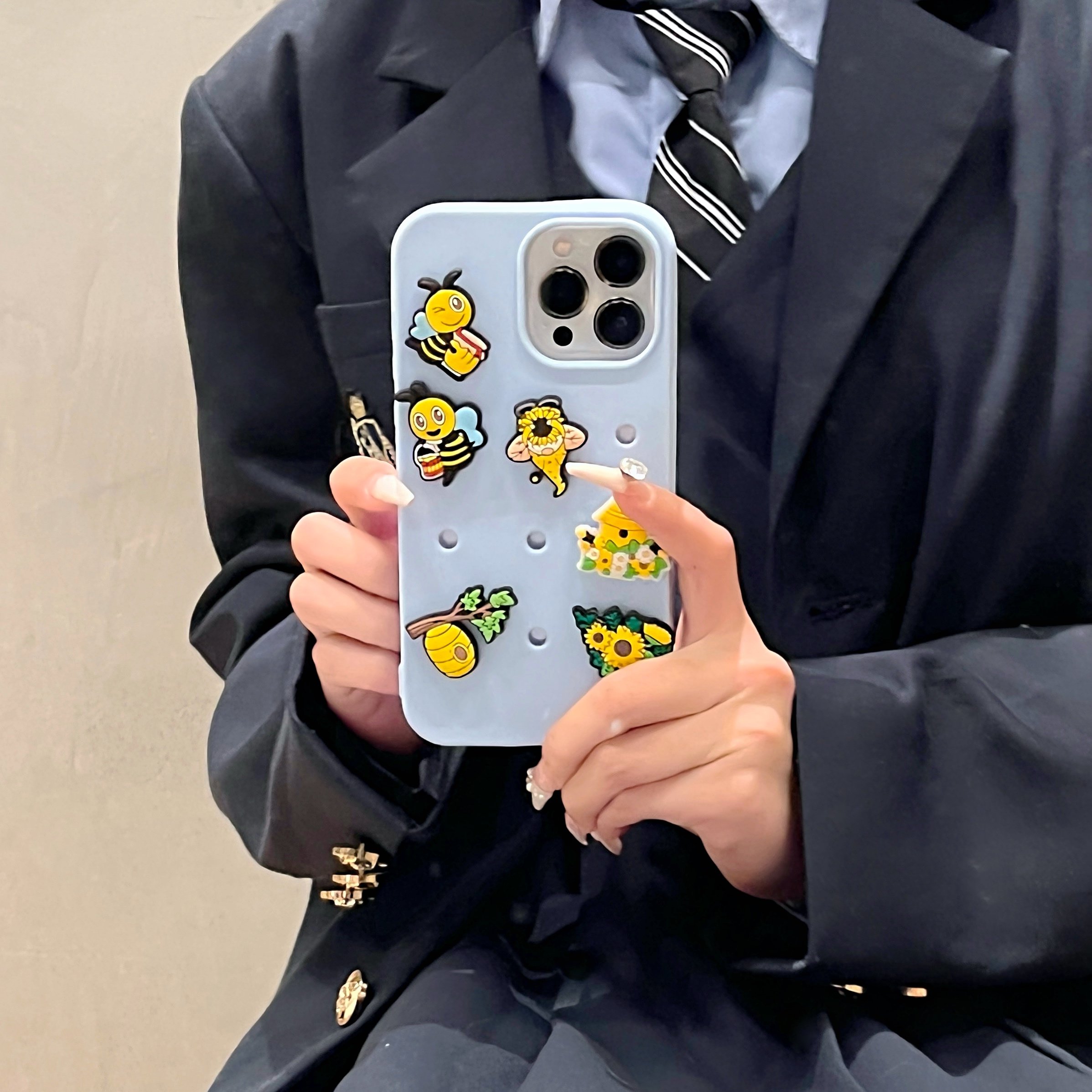 Creative cartoon diy honeybee hole shell applied to 15promax dress up 14 12 phone case silicone new 11 XR 13 protective case